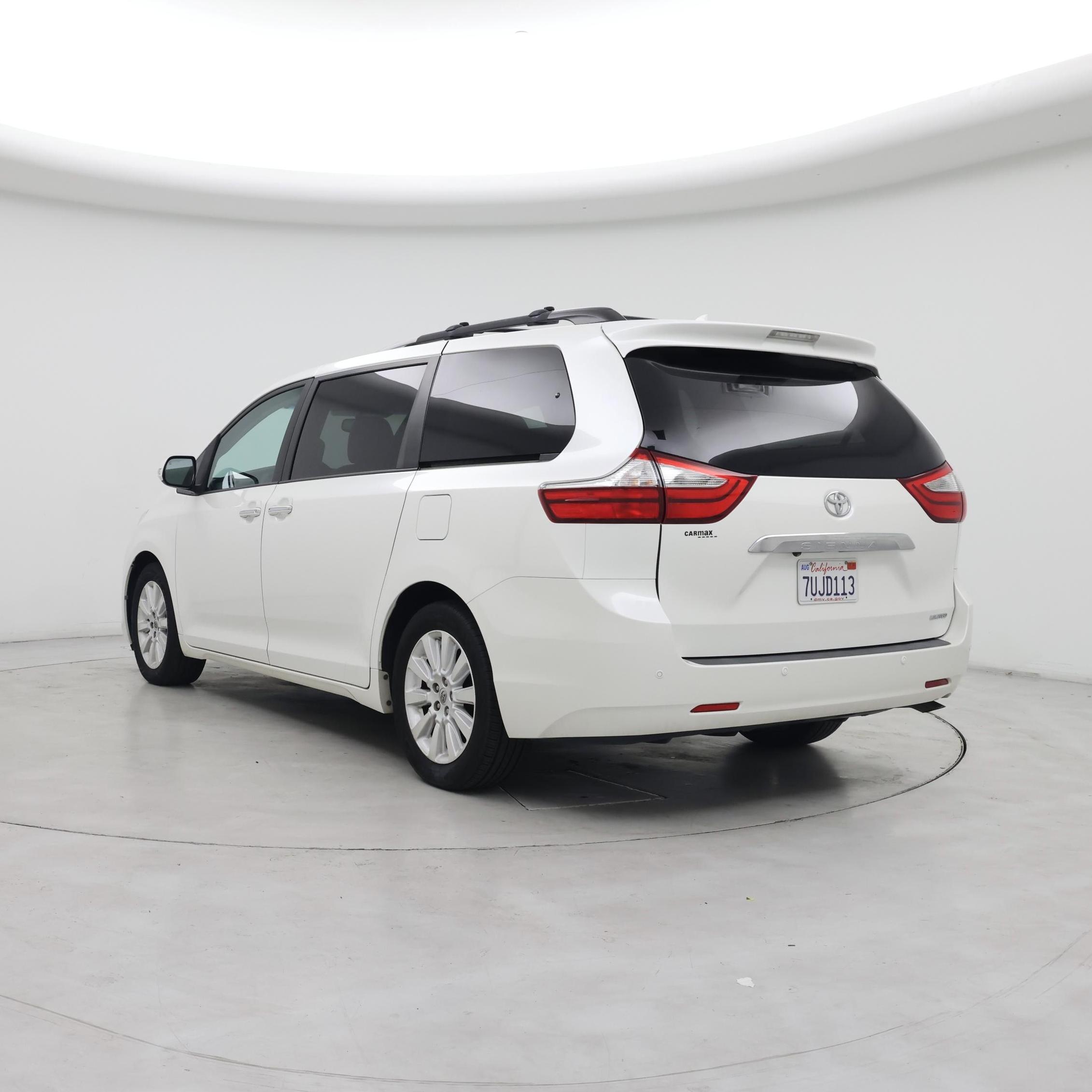 Thumbnail: 2016 Toyota Sienna - 2
