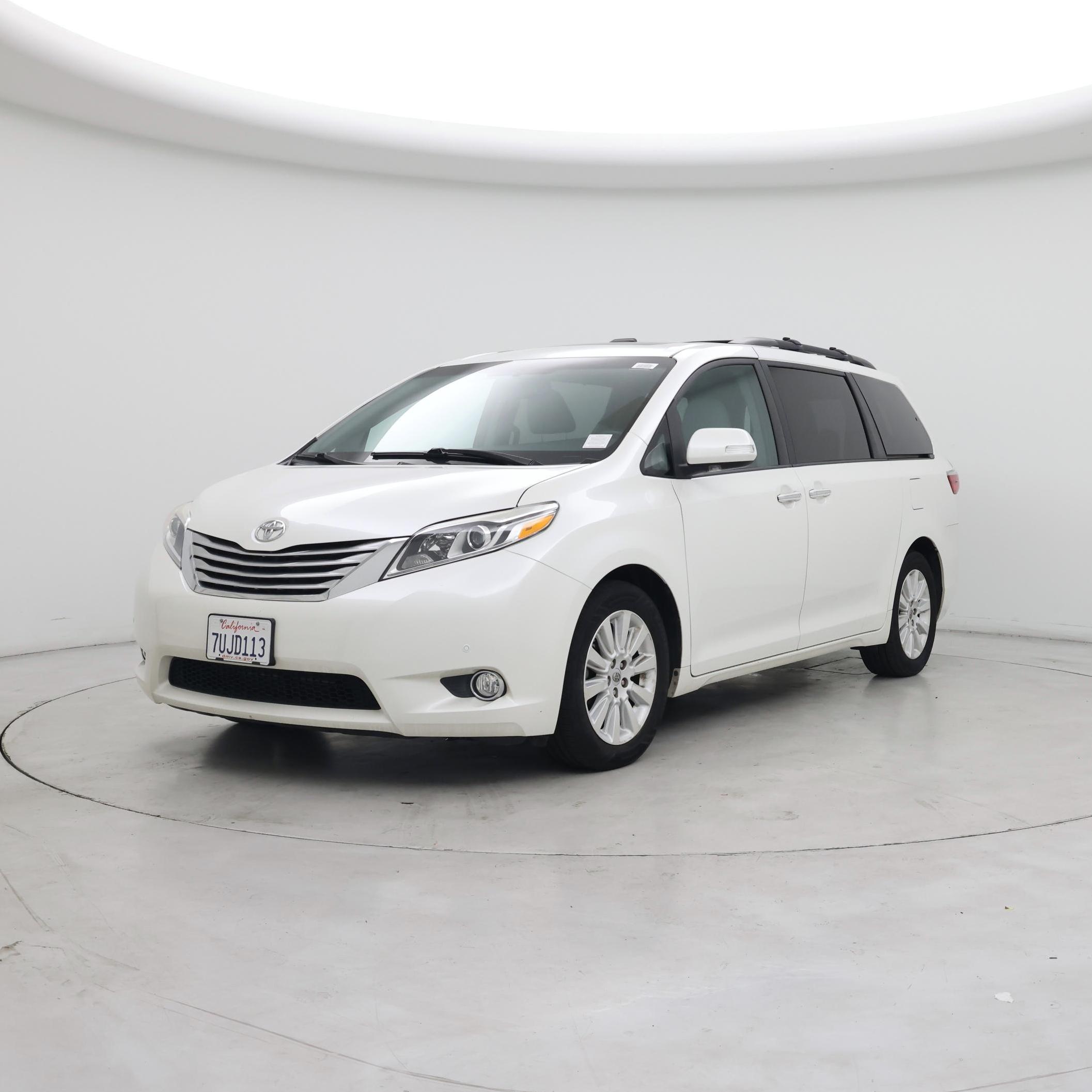 Thumbnail: 2016 Toyota Sienna - 4