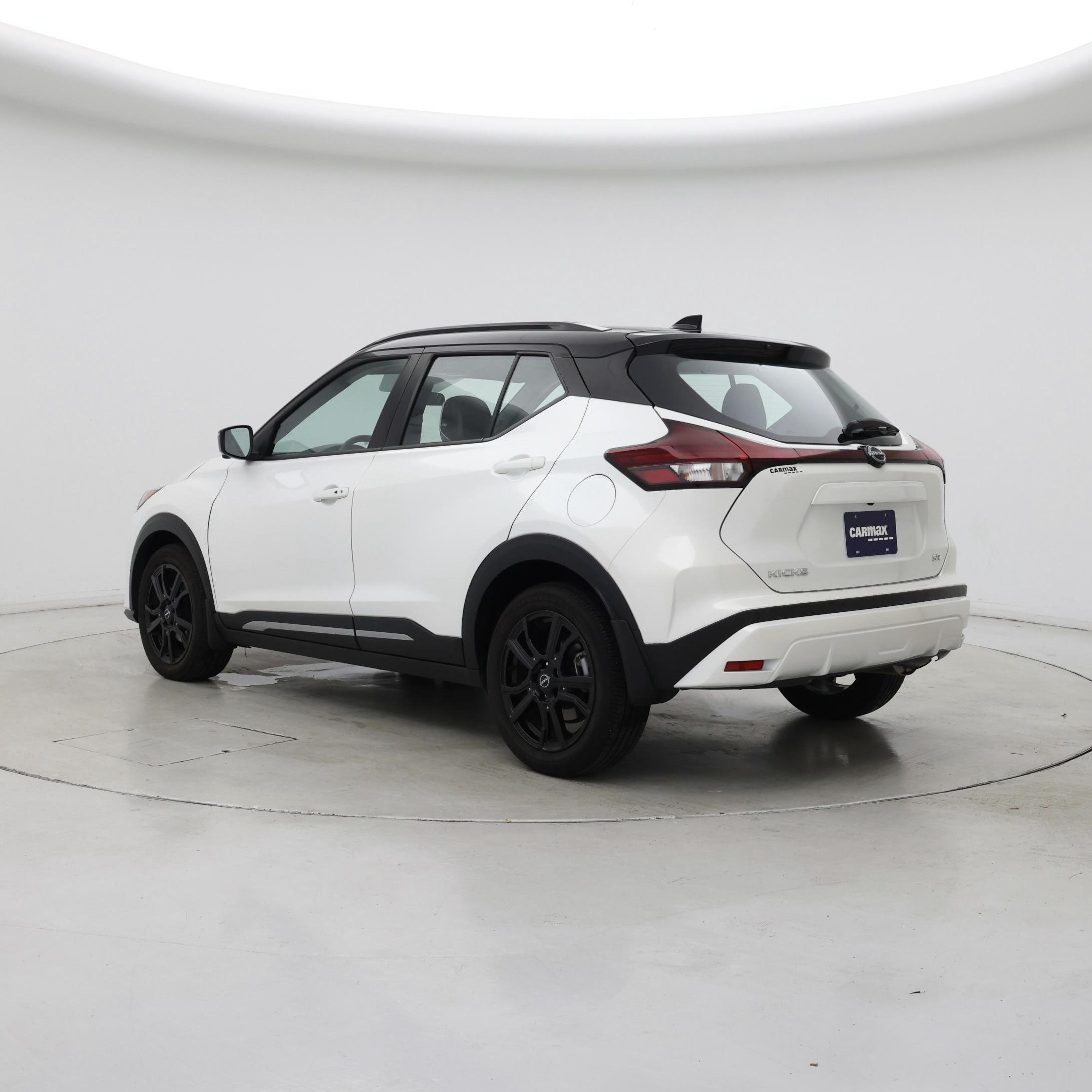 Thumbnail: 2023 Nissan Kicks - 2