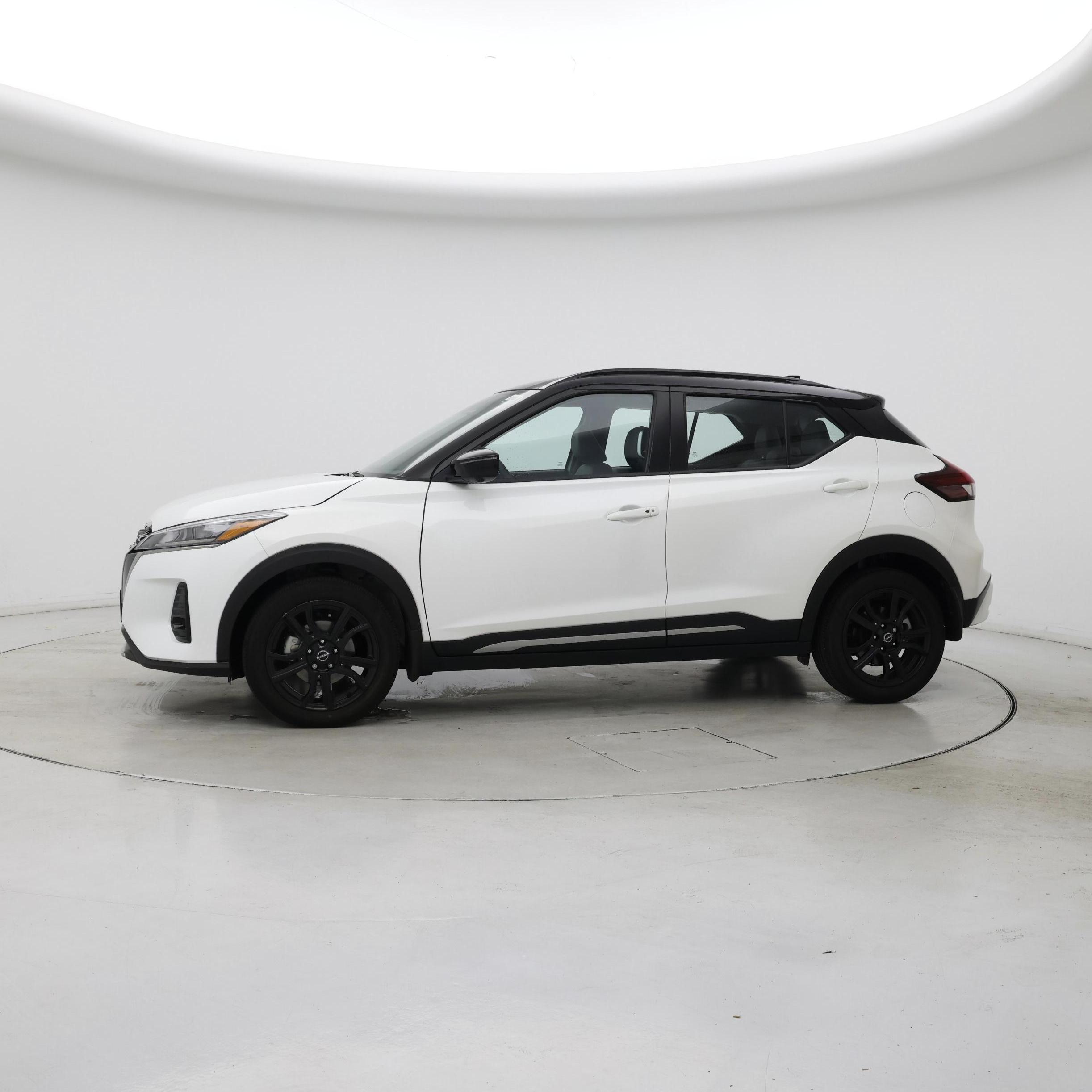 Thumbnail: 2023 Nissan Kicks - 3