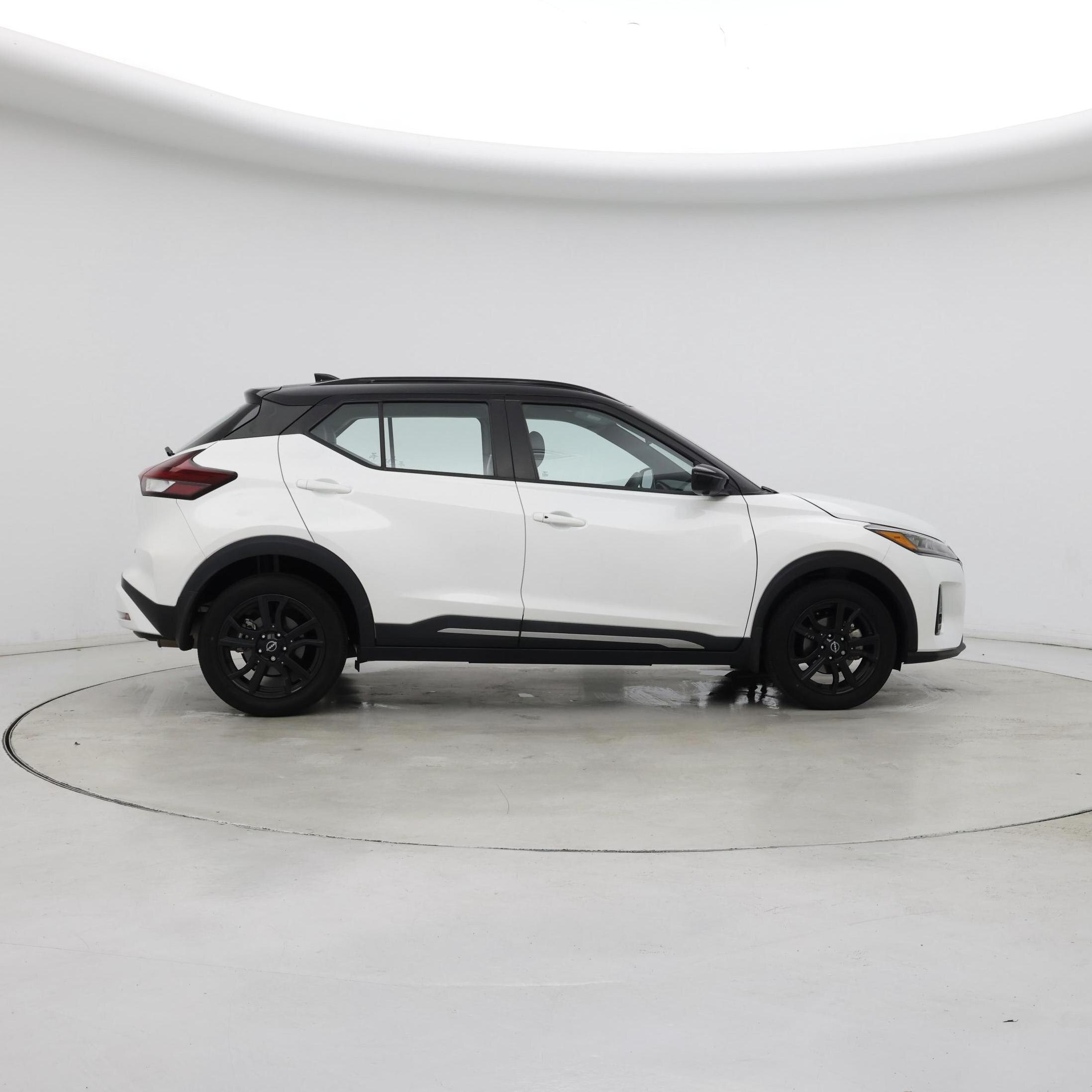 Thumbnail: 2023 Nissan Kicks - 7