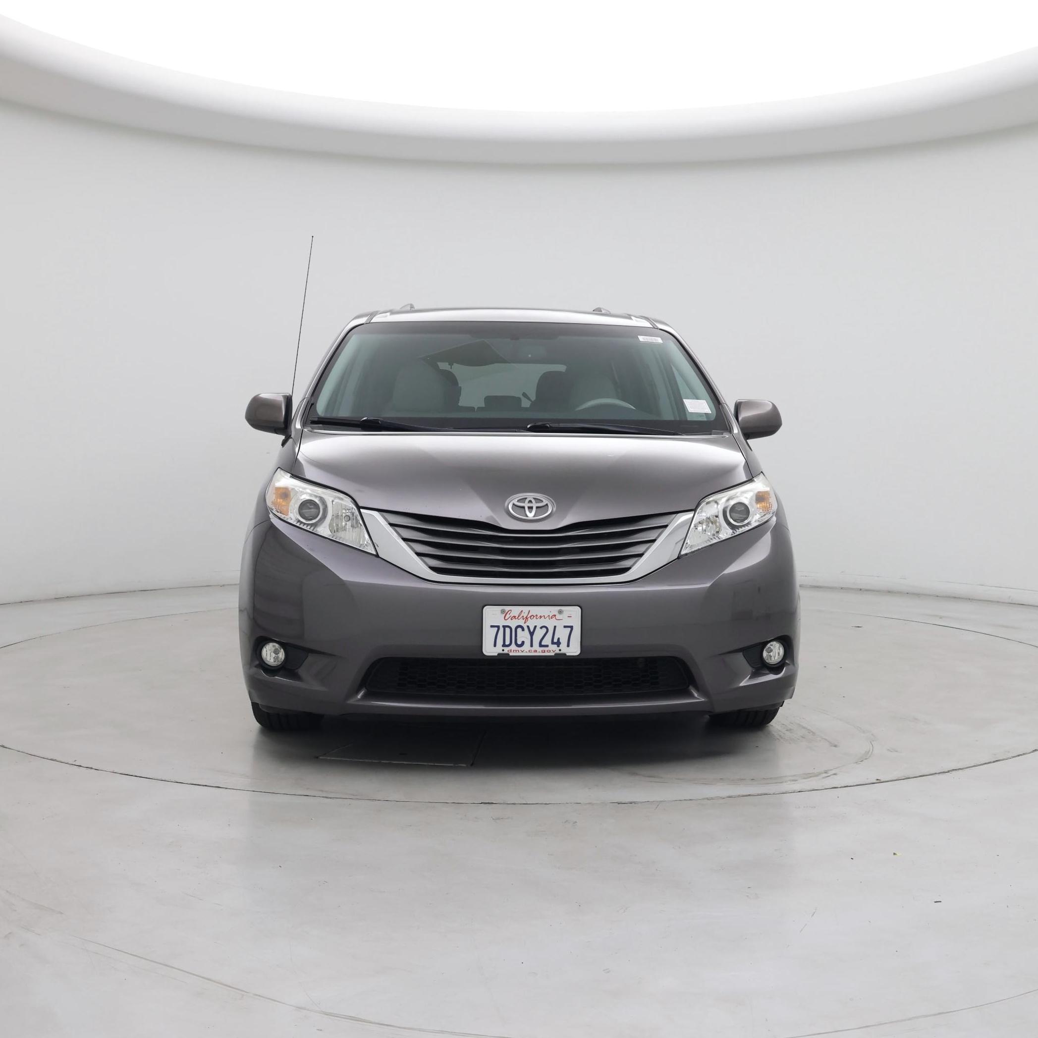 Thumbnail: 2014 Toyota Sienna - 5