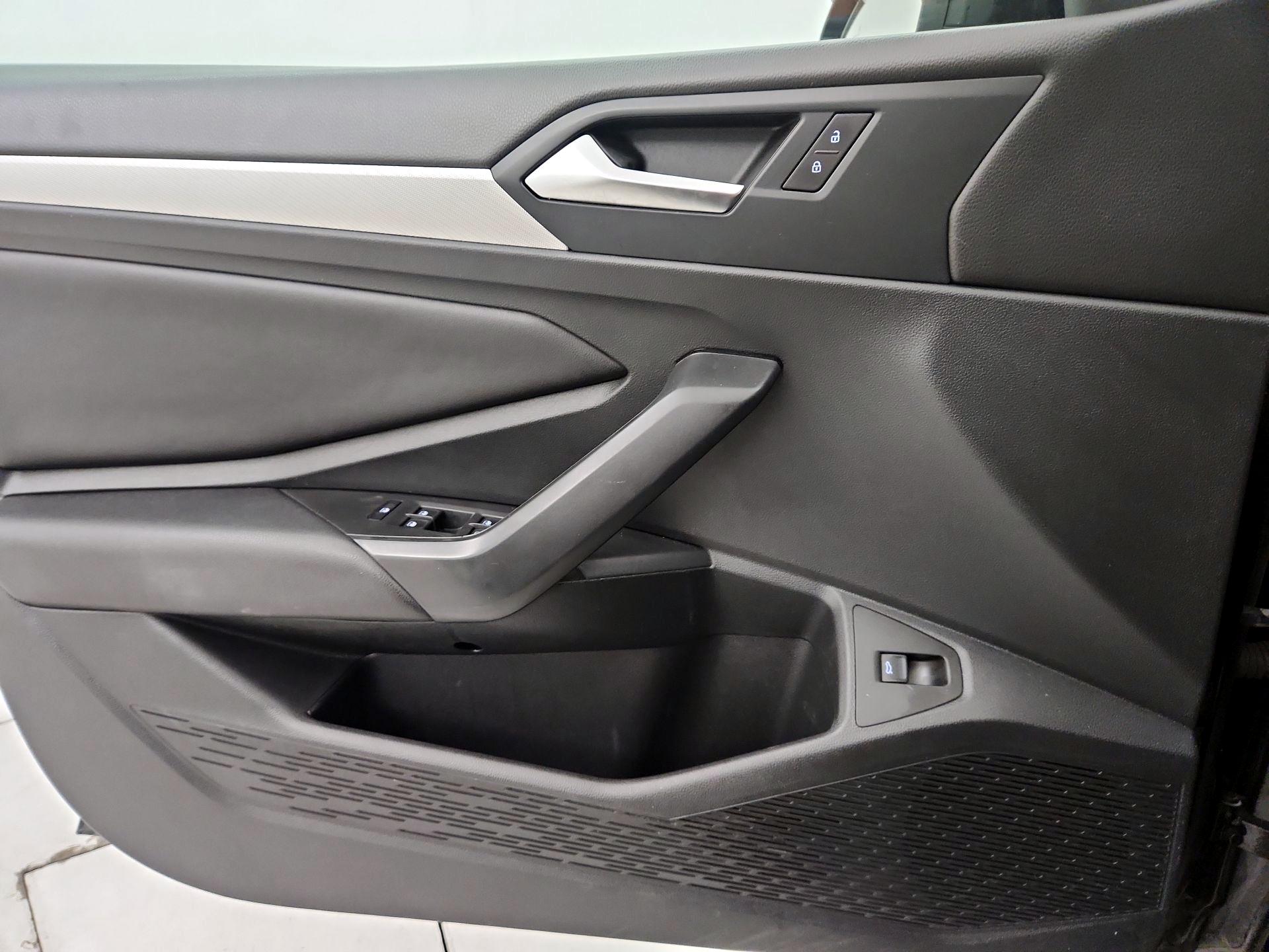 Thumbnail: 2019 Volkswagen Jetta - 12