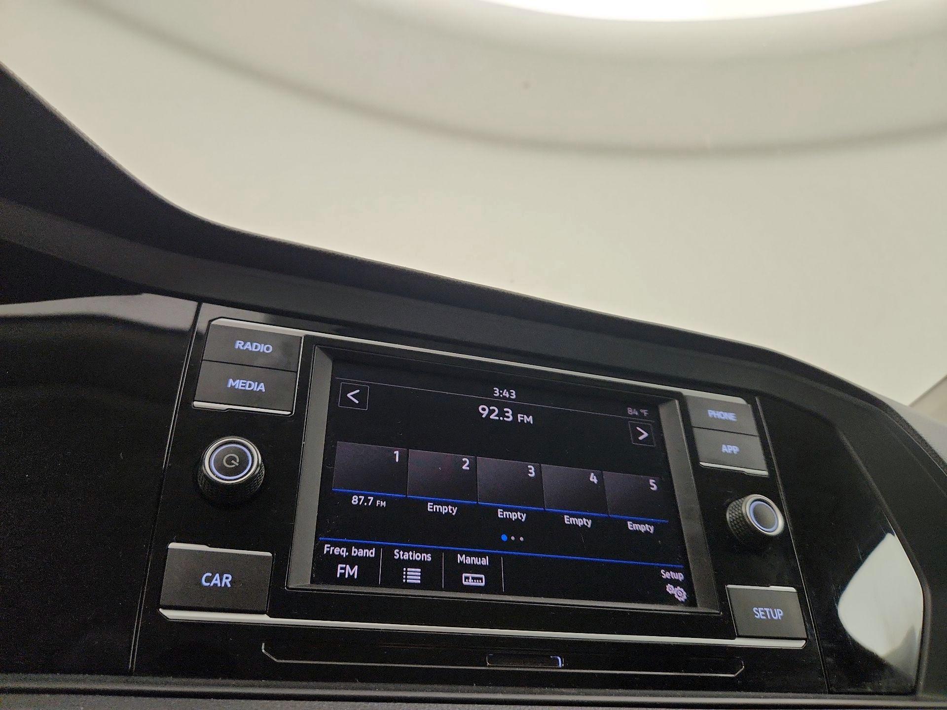 Thumbnail: 2019 Volkswagen Jetta - 15
