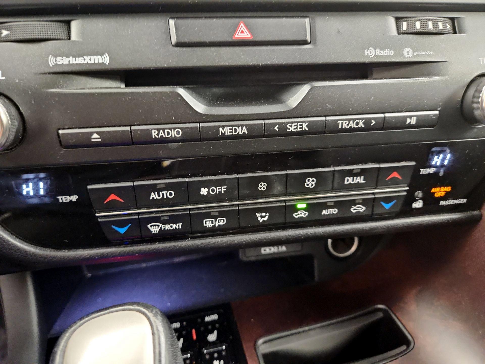 Thumbnail: 2020 Lexus RX - 16