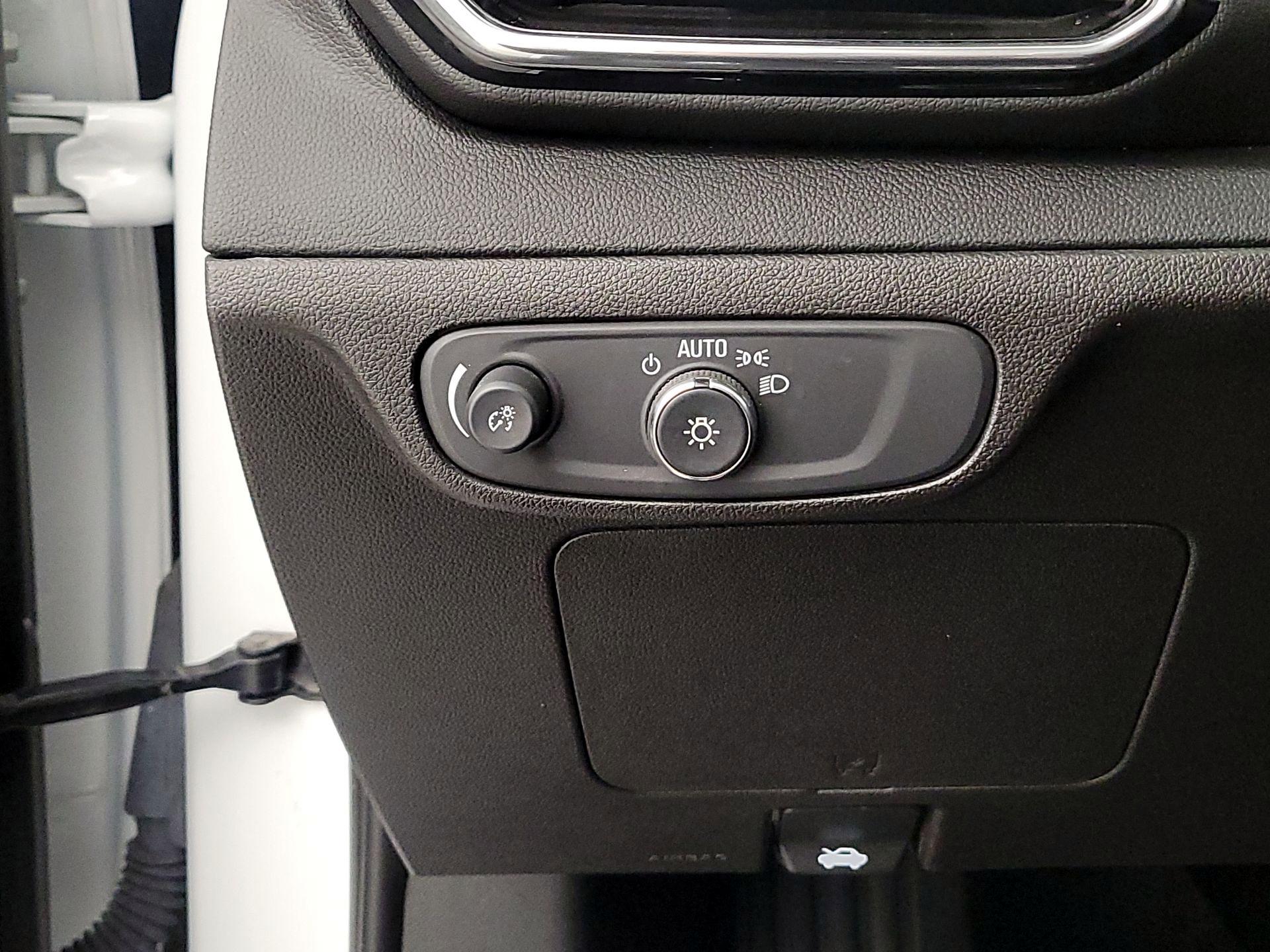 Thumbnail: 2023 Chevrolet Bolt EUV - 13