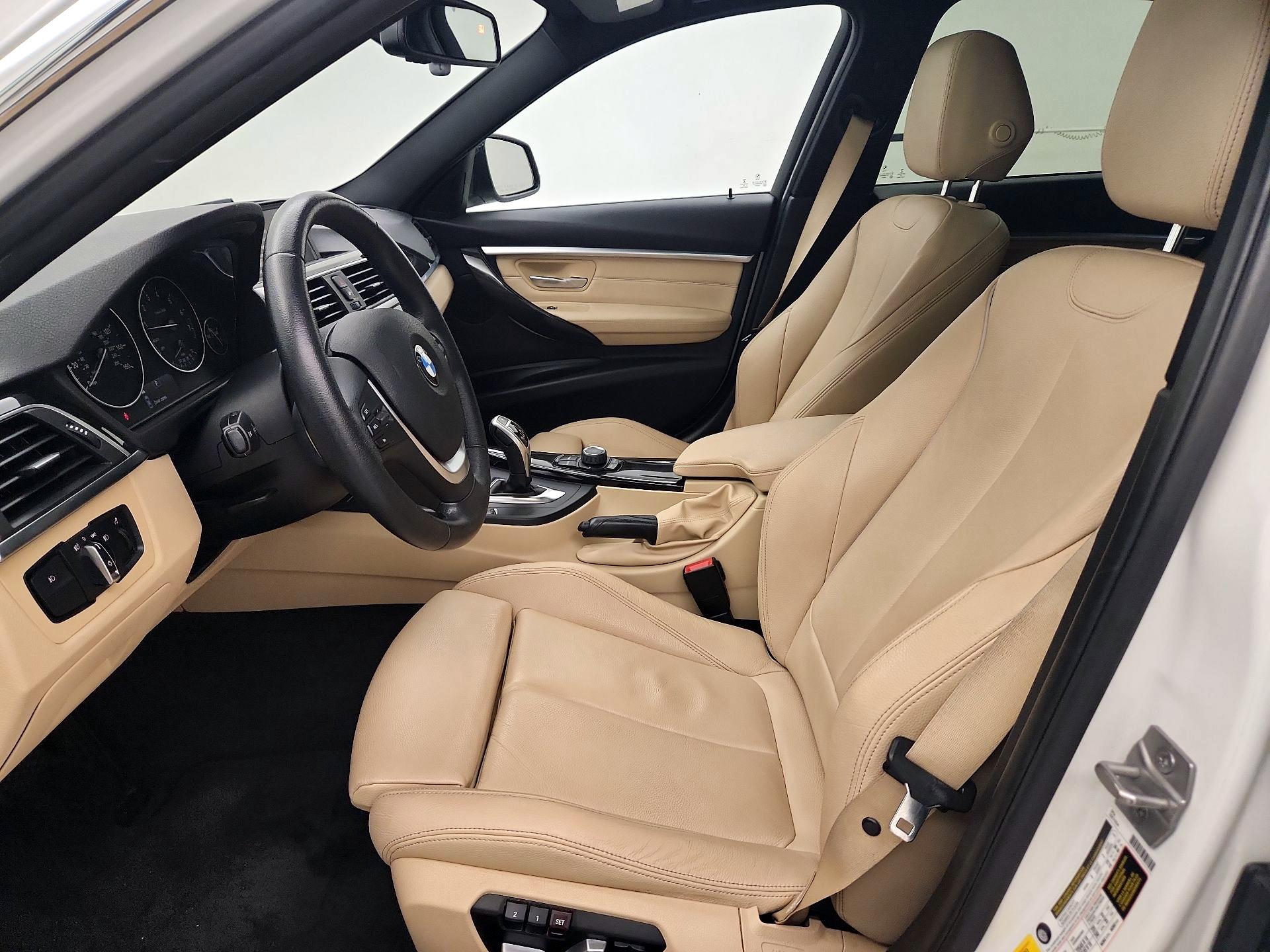 Thumbnail: 2017 BMW 3 Series - 11