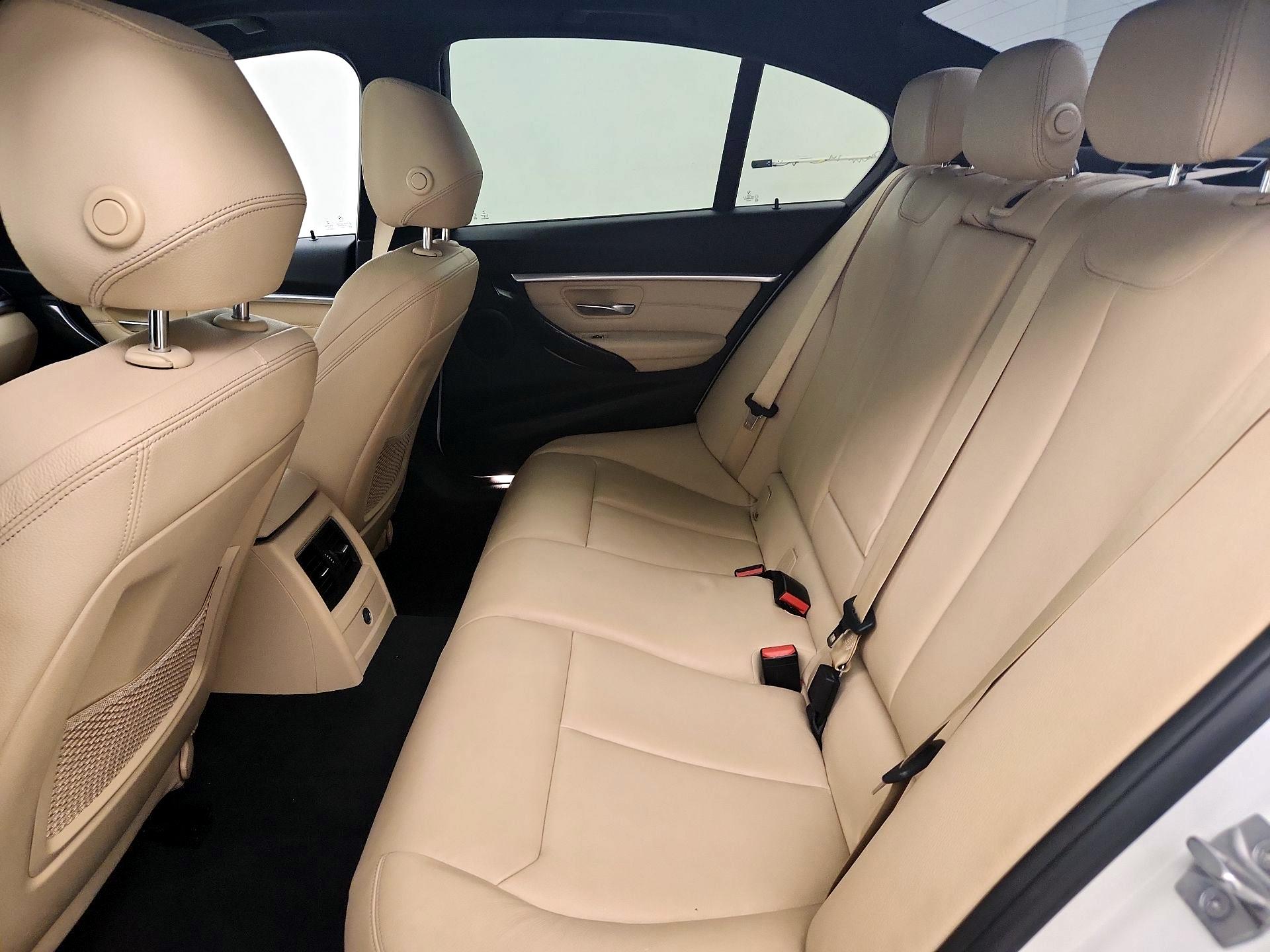 Thumbnail: 2017 BMW 3 Series - 18