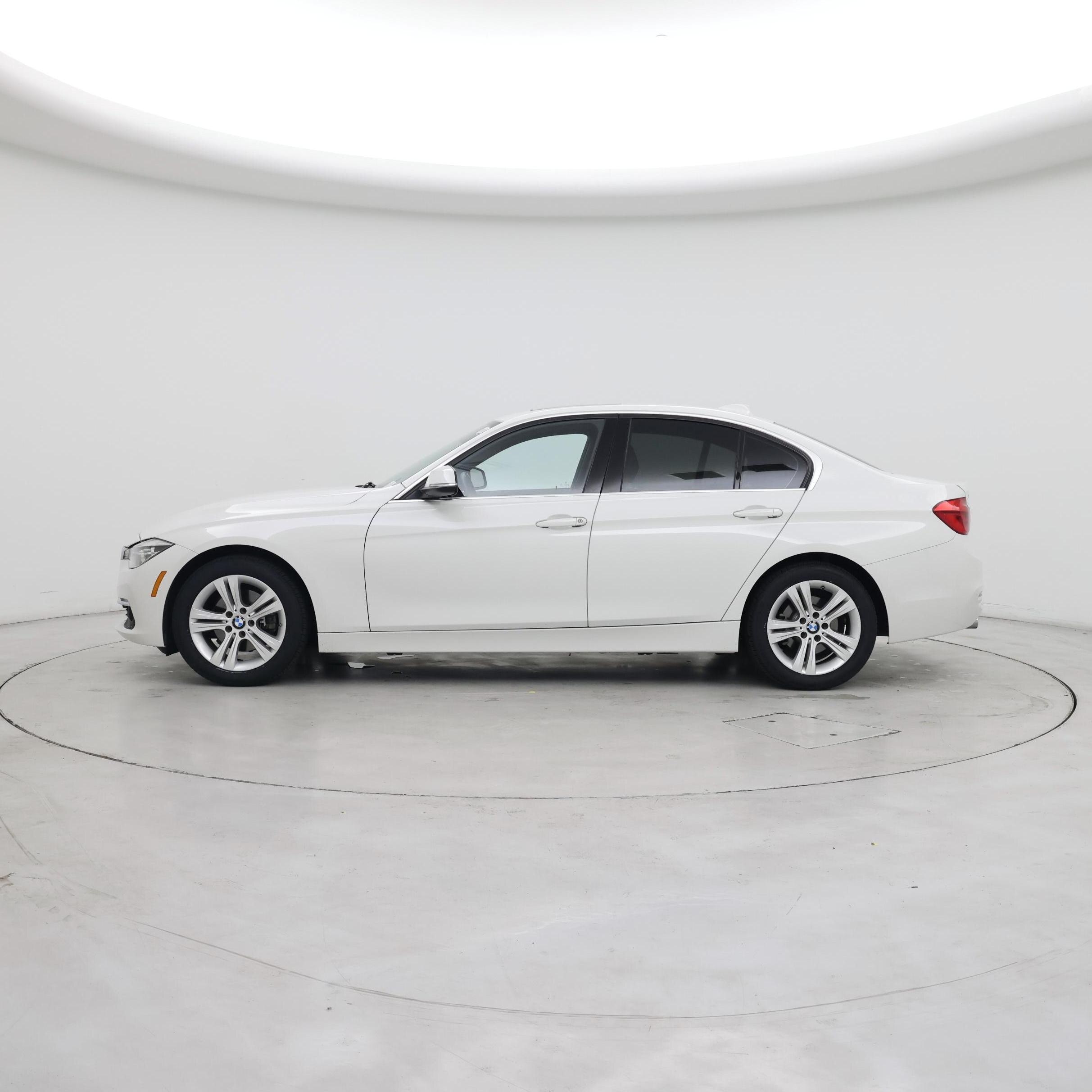 Thumbnail: 2017 BMW 3 Series - 3