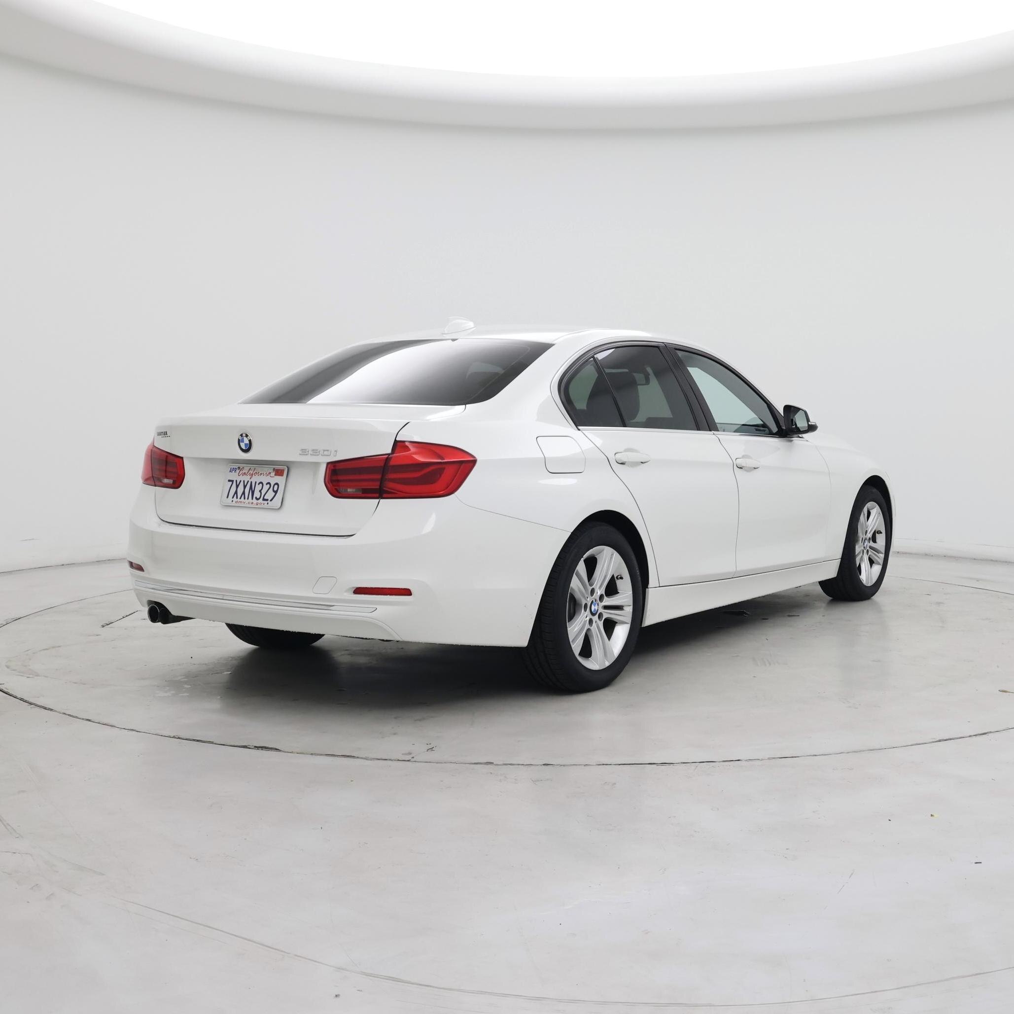 Thumbnail: 2017 BMW 3 Series - 8