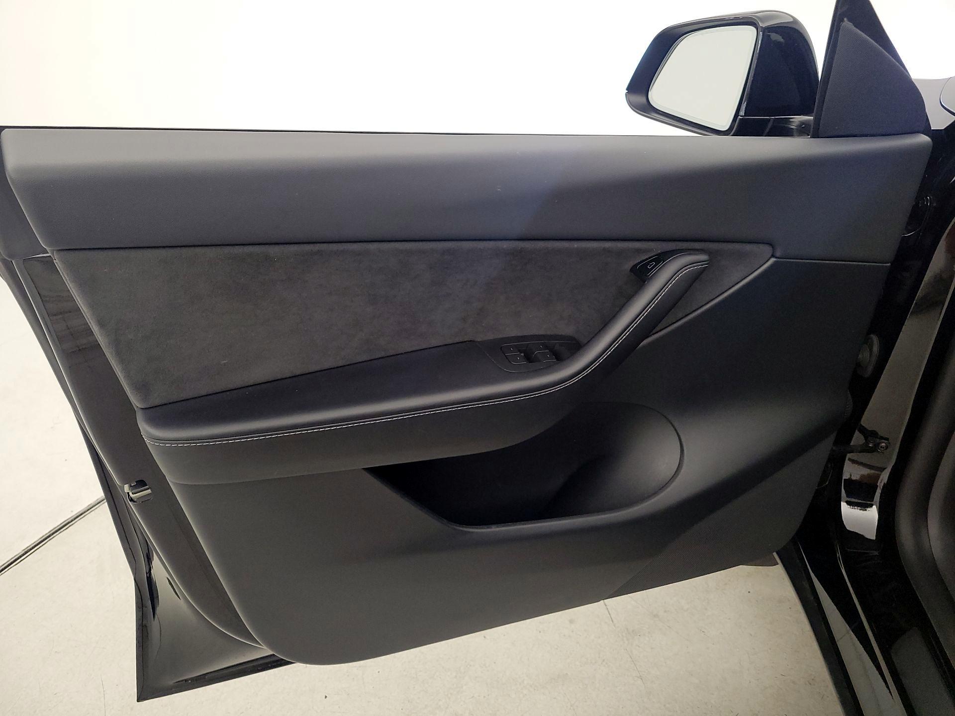 Thumbnail: 2021 Tesla Model Y - 12