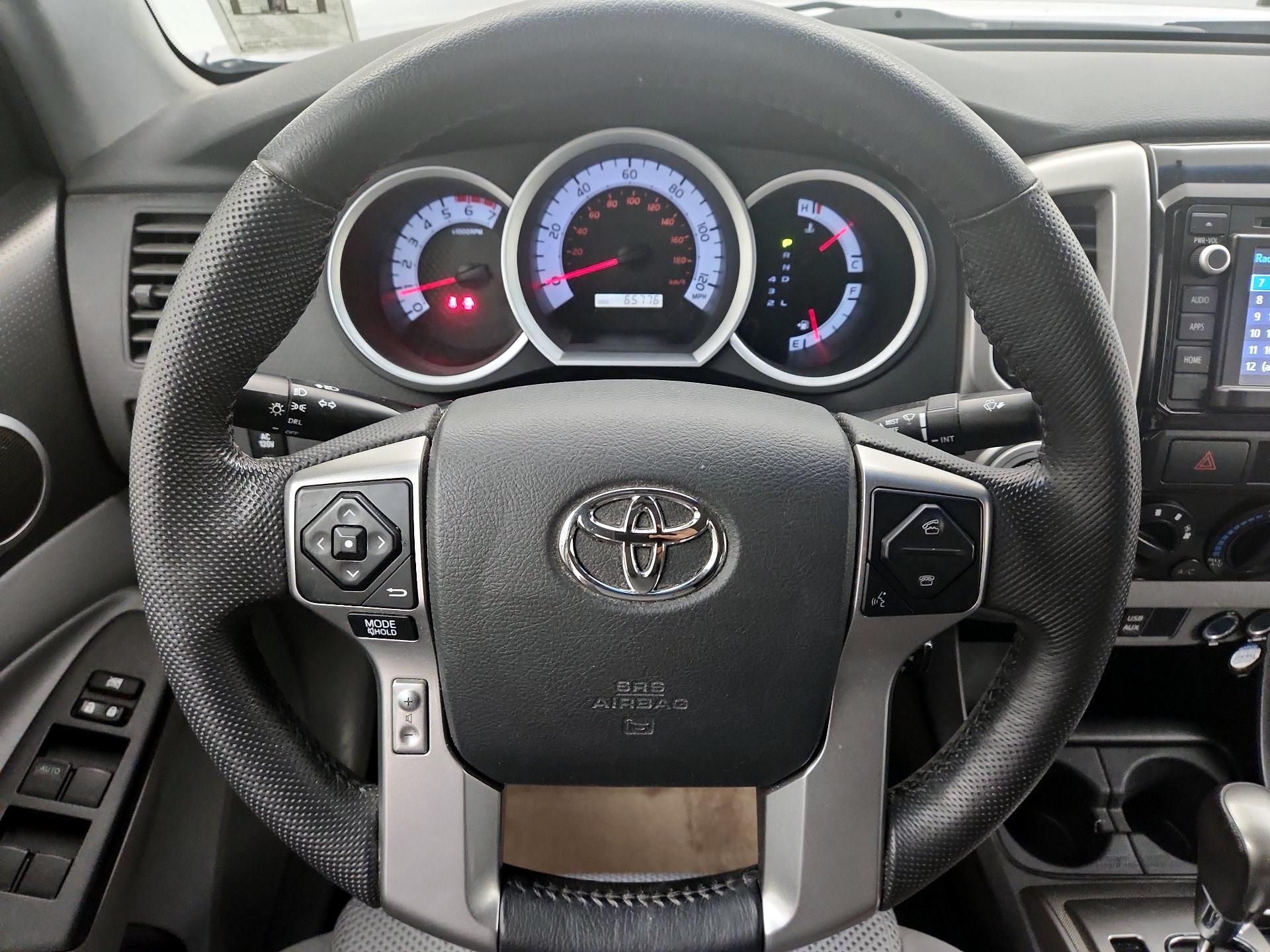 Thumbnail: 2015 Toyota Tacoma - 10