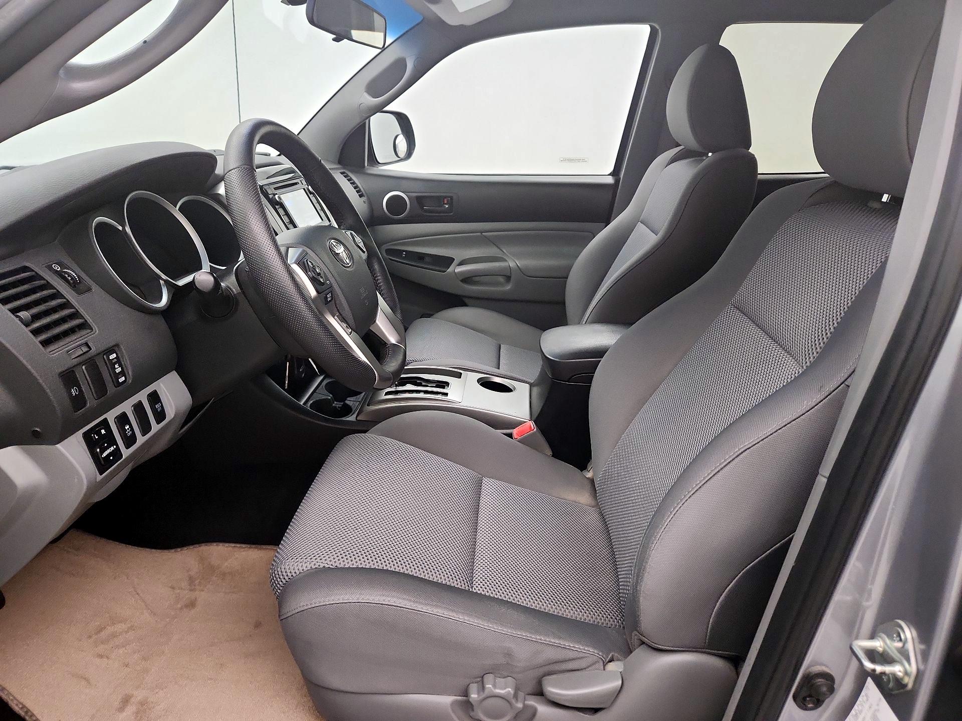 Thumbnail: 2015 Toyota Tacoma - 11