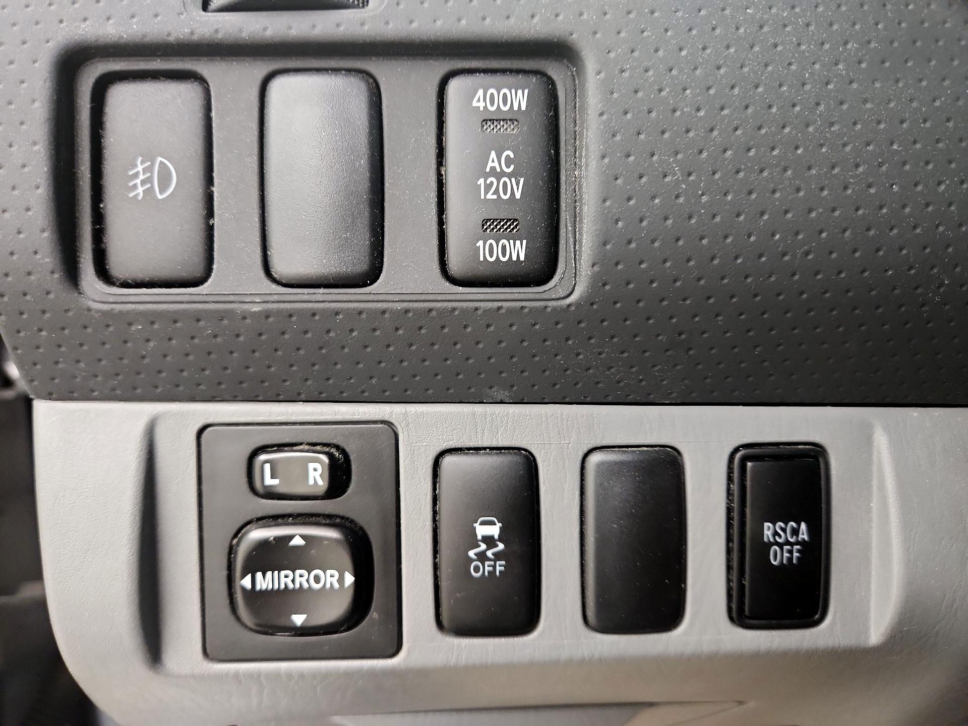 Thumbnail: 2015 Toyota Tacoma - 13