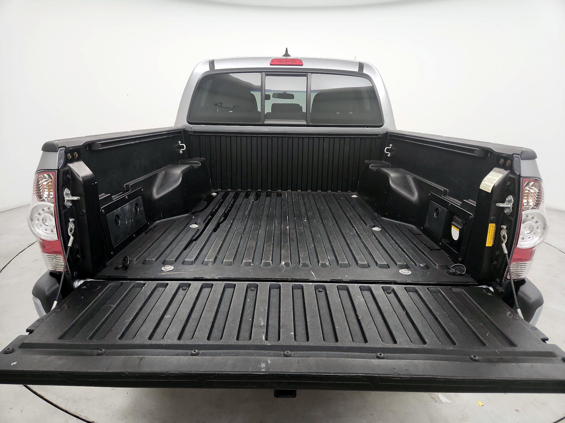 Thumbnail: 2015 Toyota Tacoma - 20
