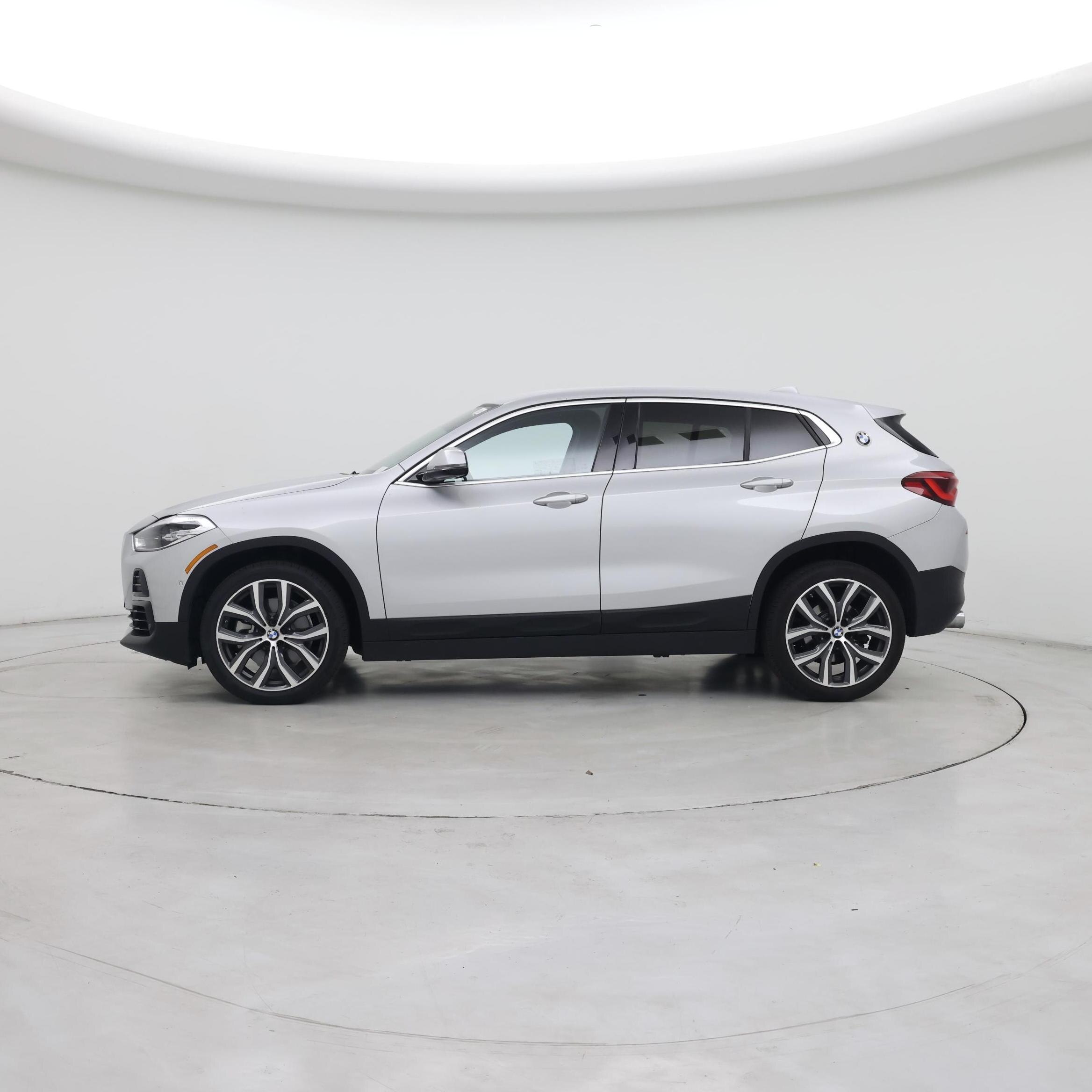 Thumbnail: 2021 BMW X2 - 3