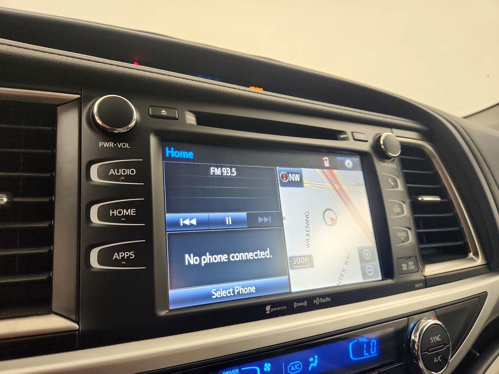 Thumbnail: 2018 Toyota Highlander - 16