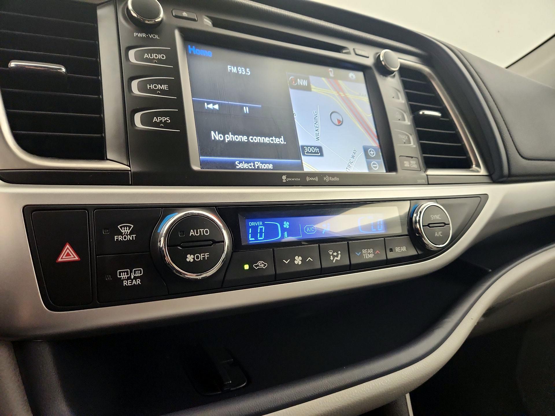 Thumbnail: 2018 Toyota Highlander - 17