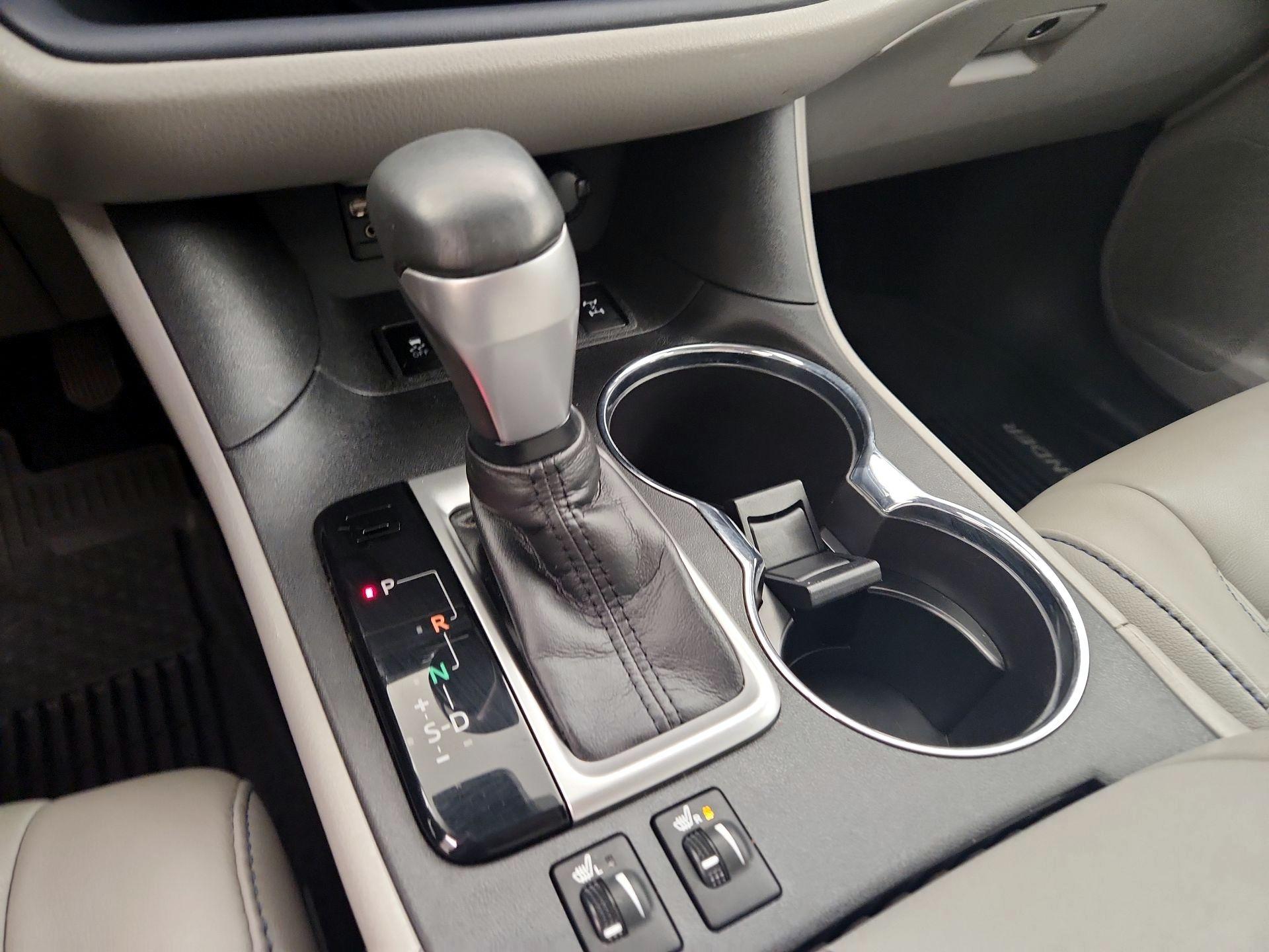 Thumbnail: 2018 Toyota Highlander - 18