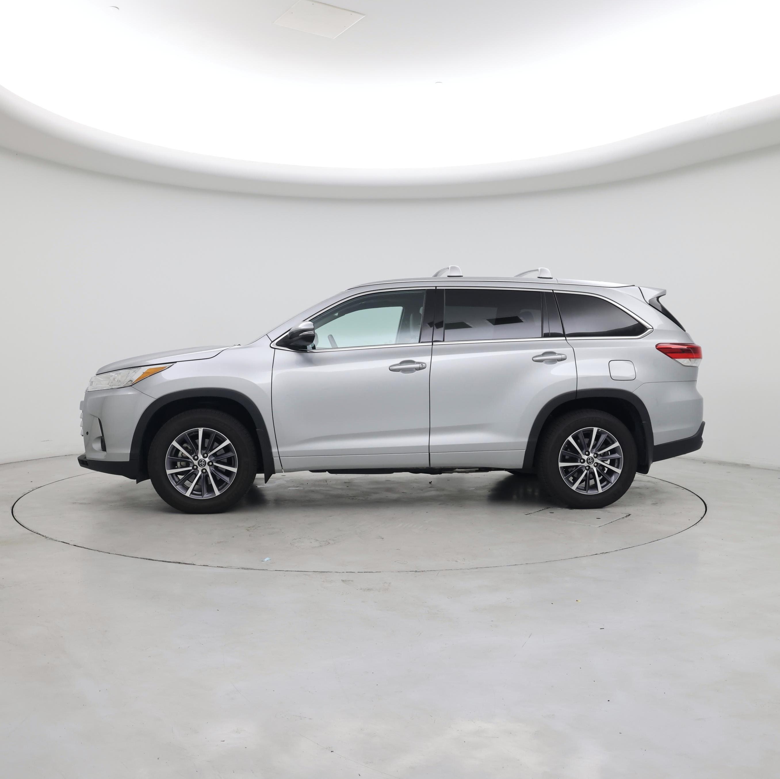 Thumbnail: 2018 Toyota Highlander - 3