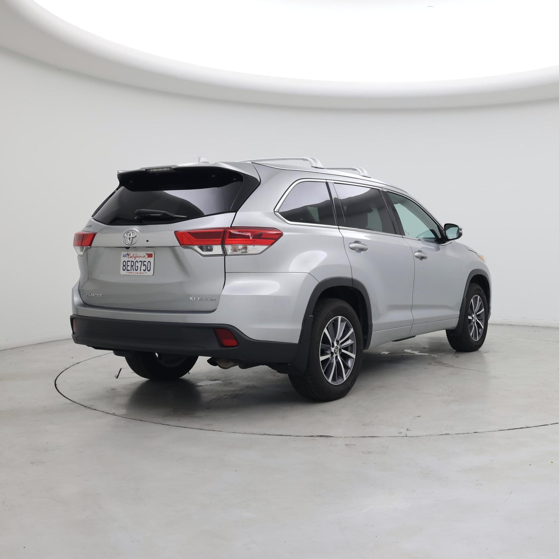 Thumbnail: 2018 Toyota Highlander - 8