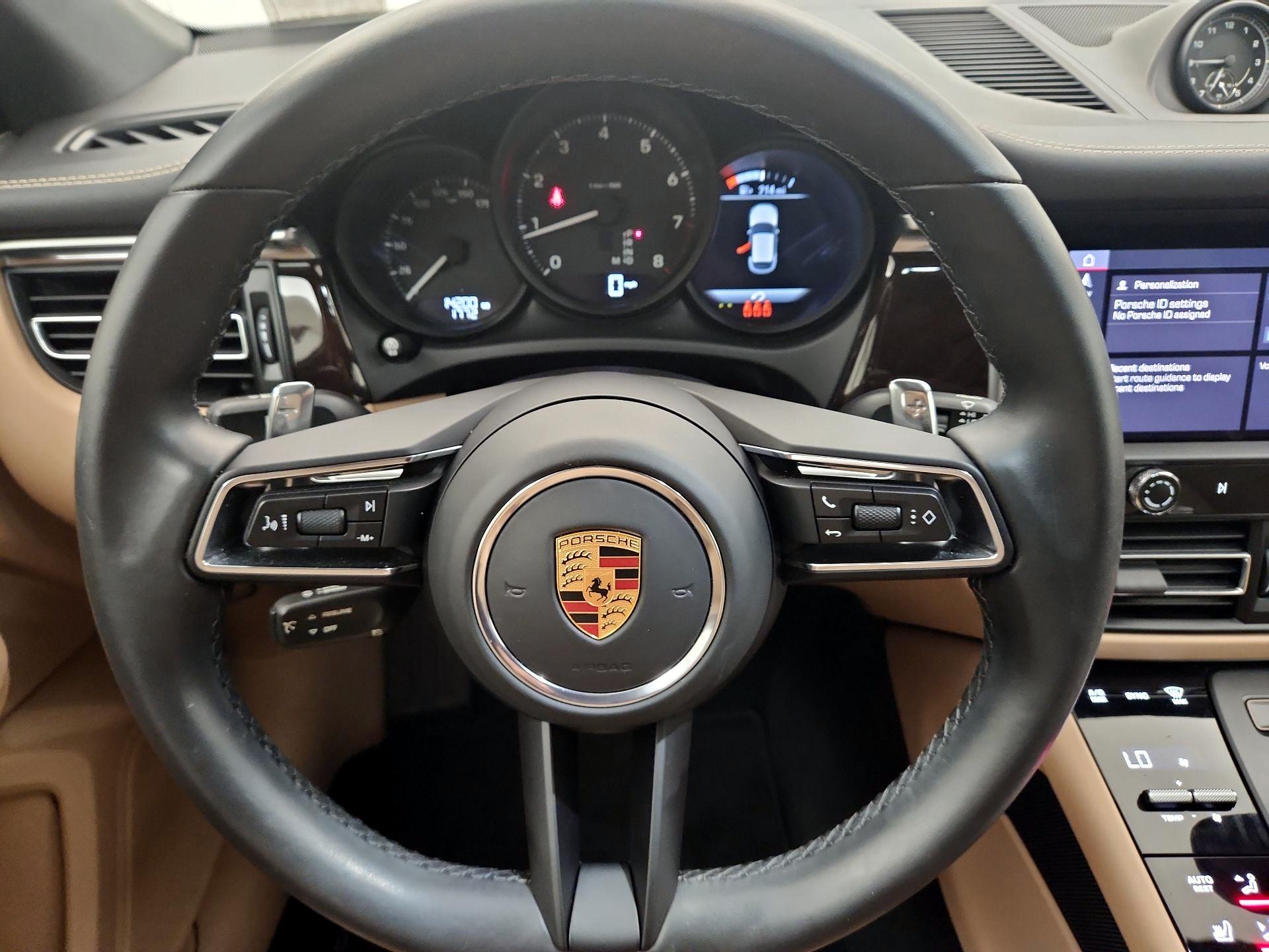 Thumbnail: 2022 Porsche Macan - 10