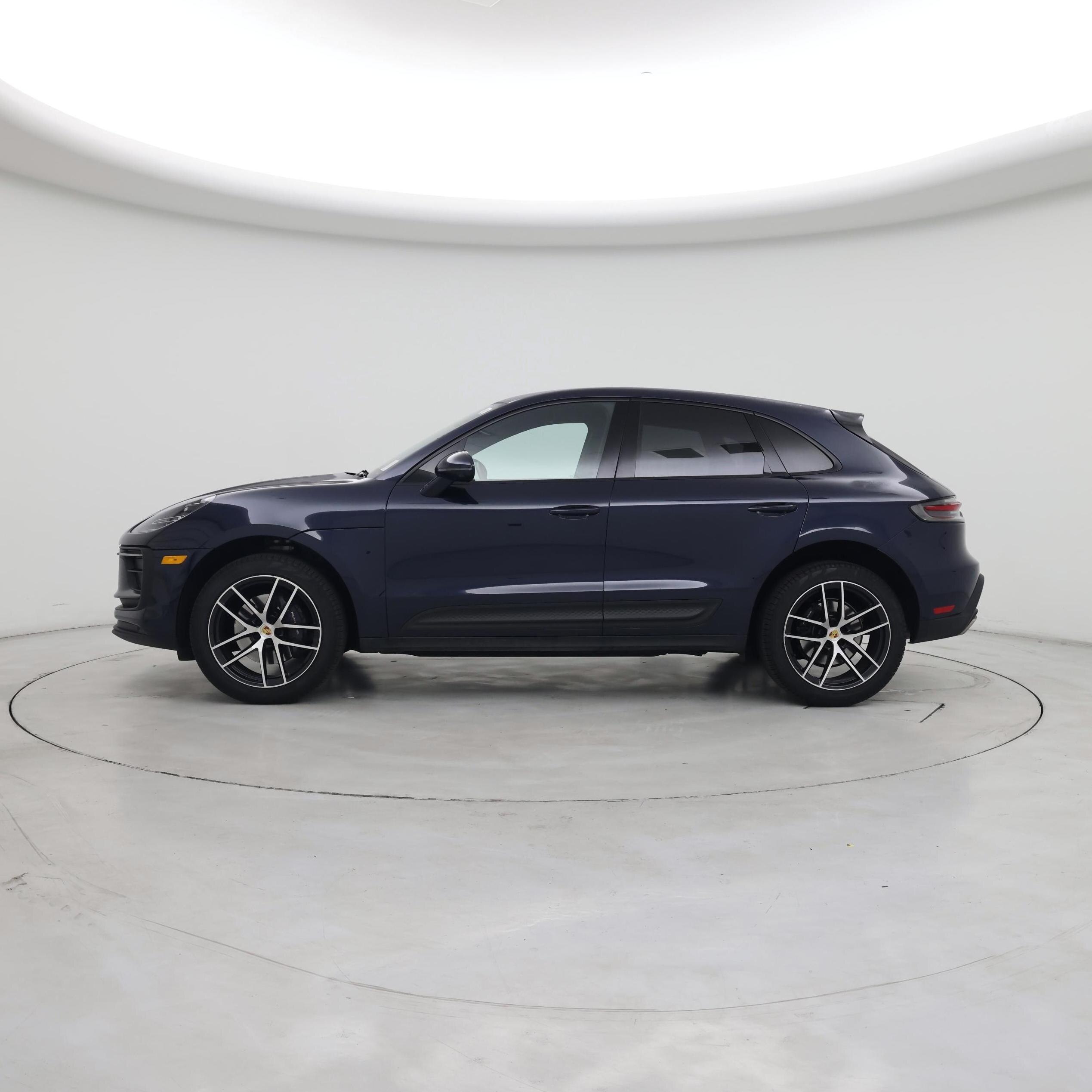 Thumbnail: 2022 Porsche Macan - 3