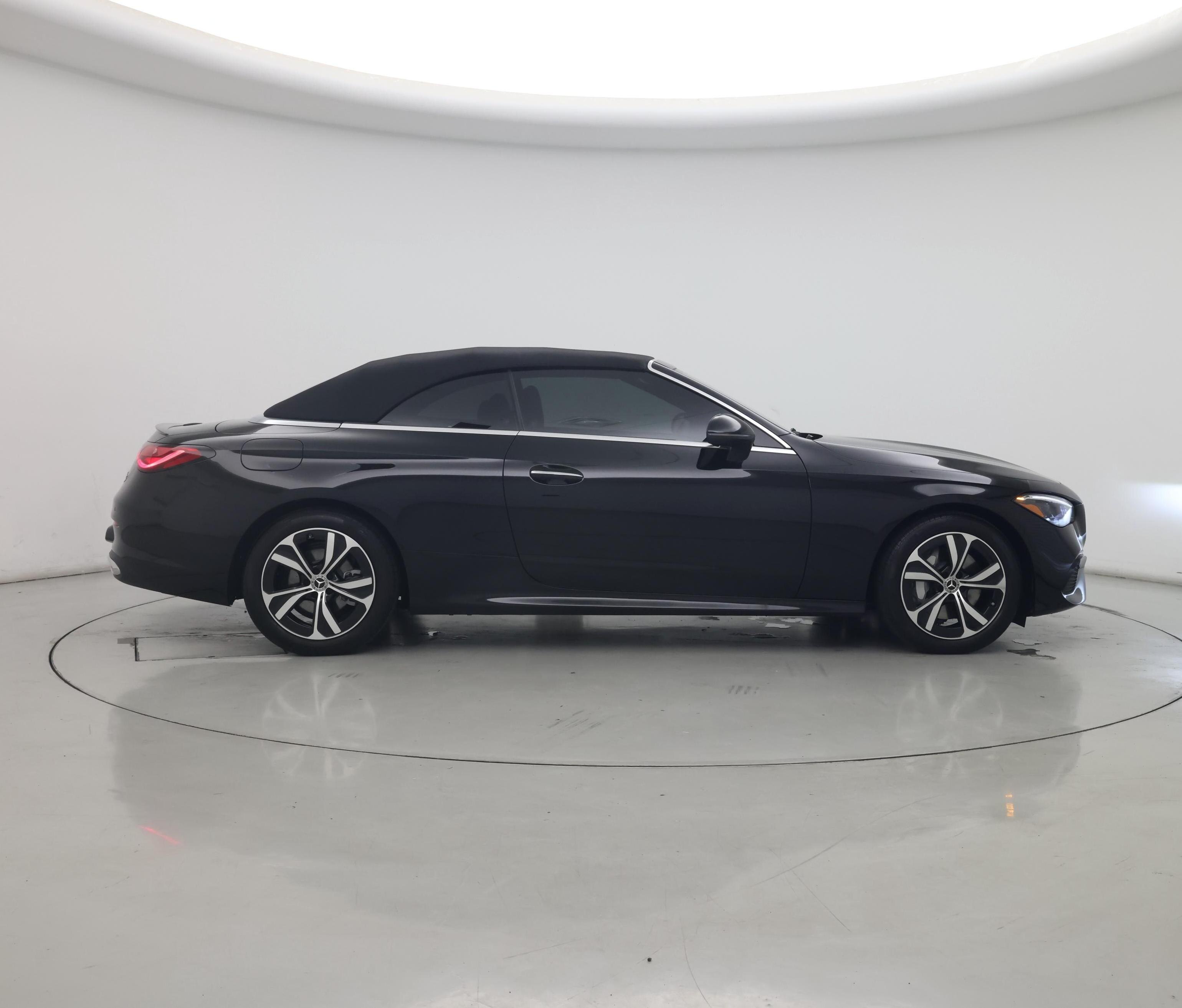 Thumbnail: 2025 Mercedes-Benz CLE - 7