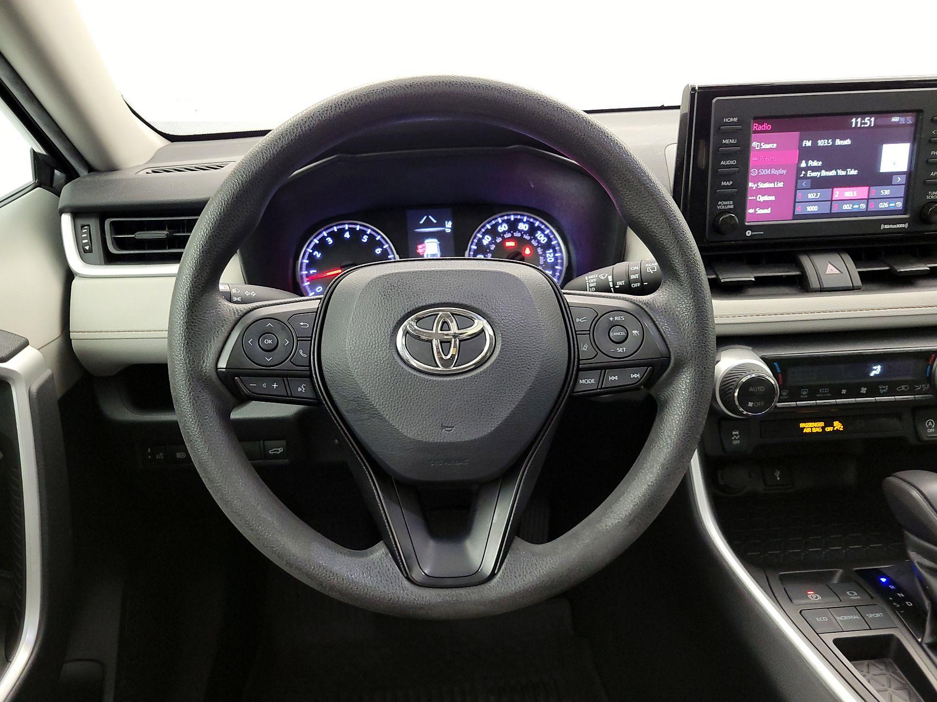 Thumbnail: 2022 Toyota RAV4 - 10