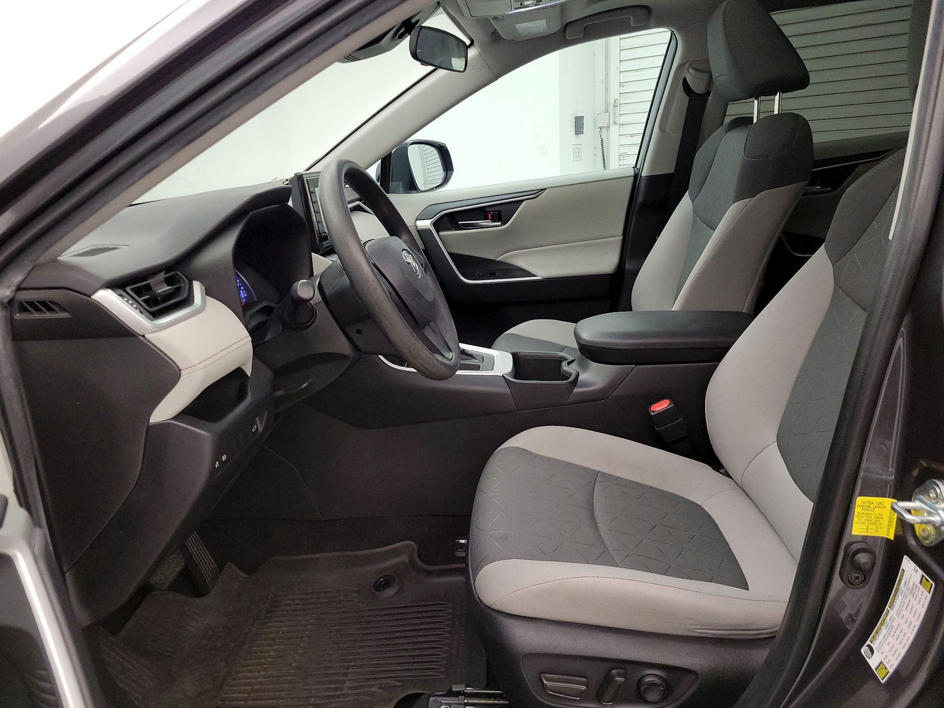 Thumbnail: 2022 Toyota RAV4 - 11