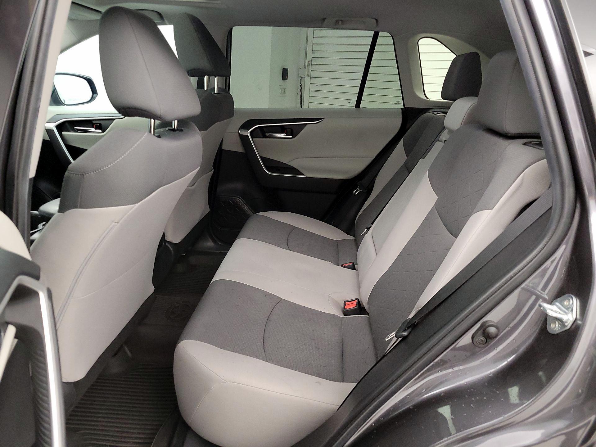 Thumbnail: 2022 Toyota RAV4 - 20