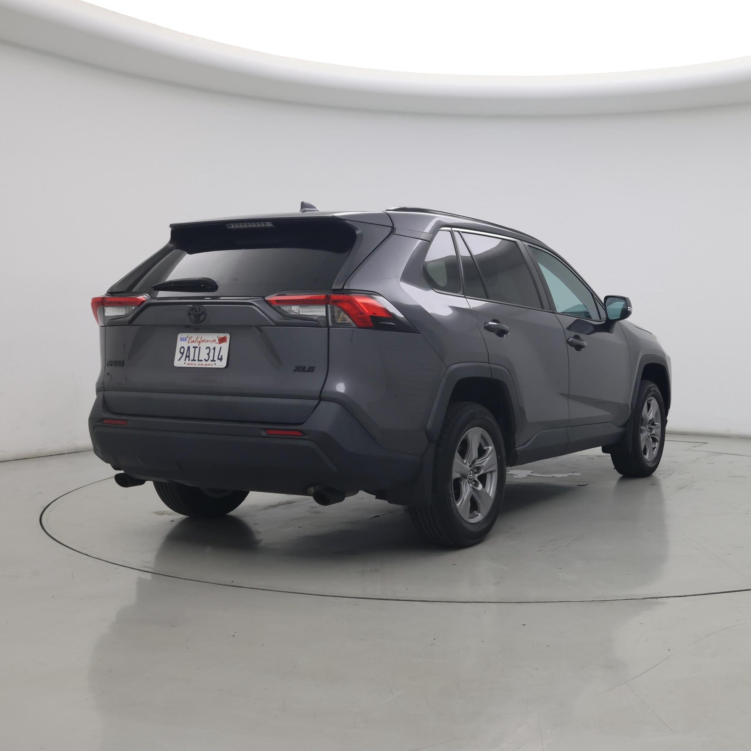 Thumbnail: 2022 Toyota RAV4 - 8