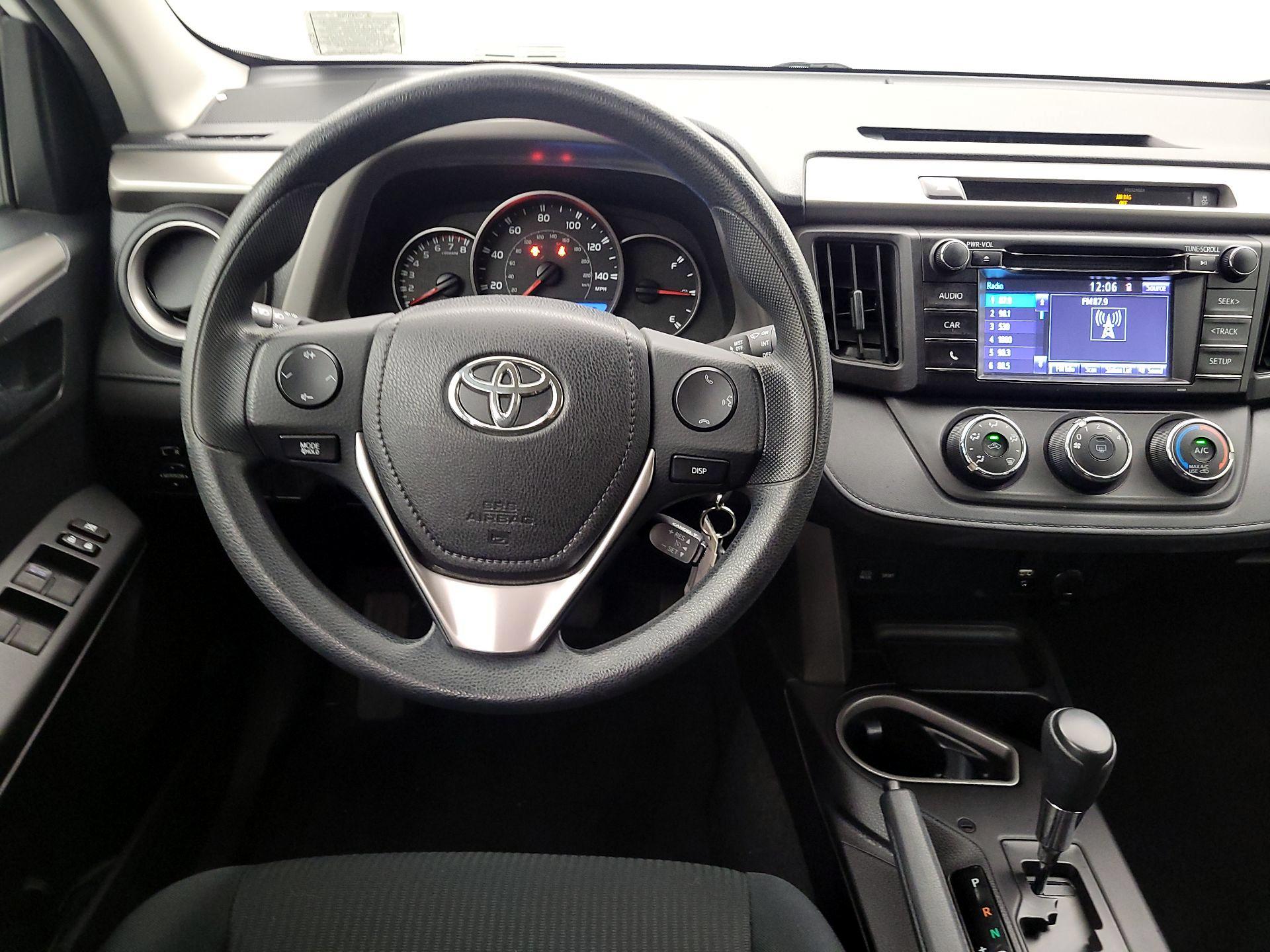 Thumbnail: 2016 Toyota RAV4 - 10