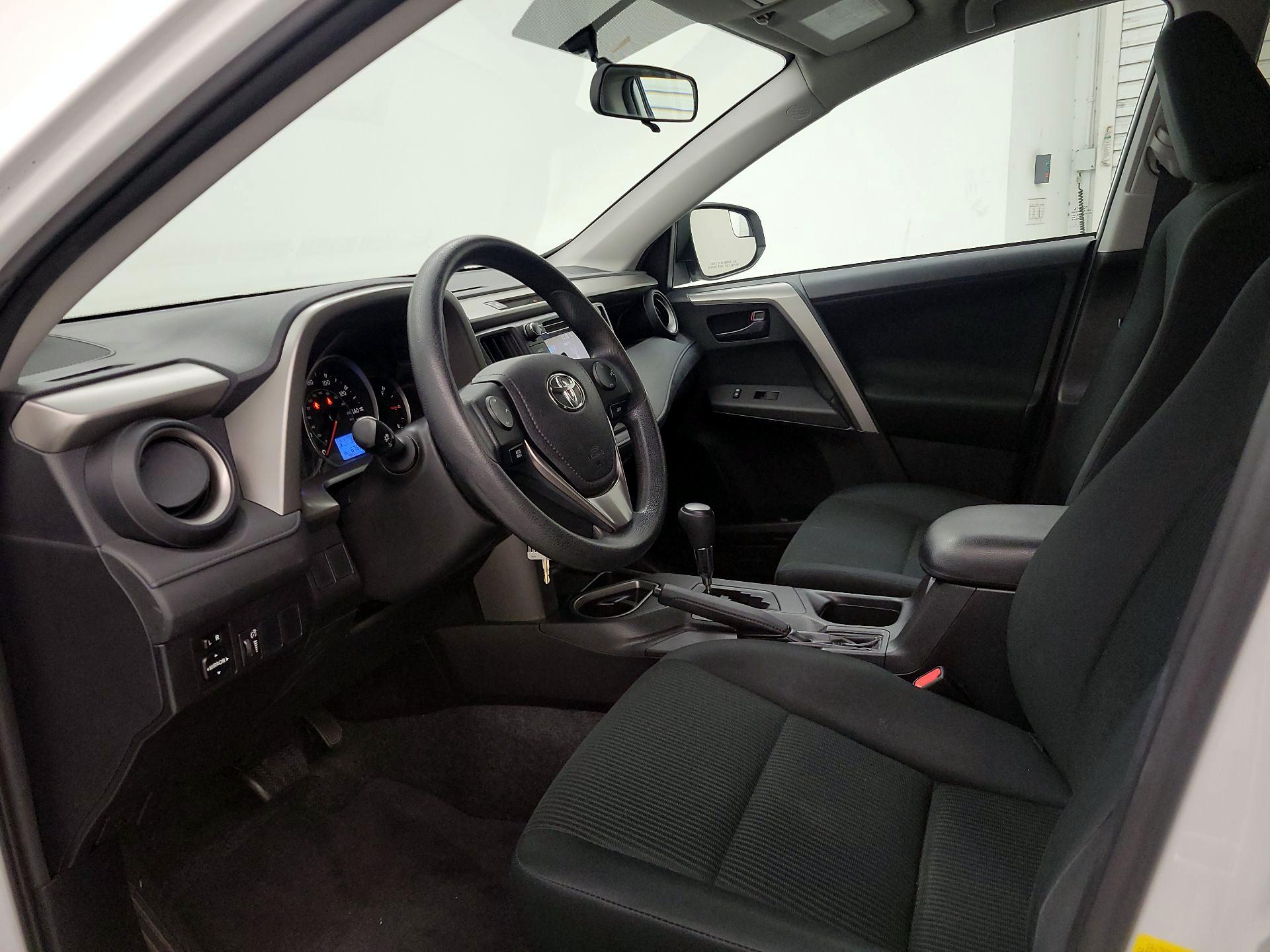Thumbnail: 2016 Toyota RAV4 - 11