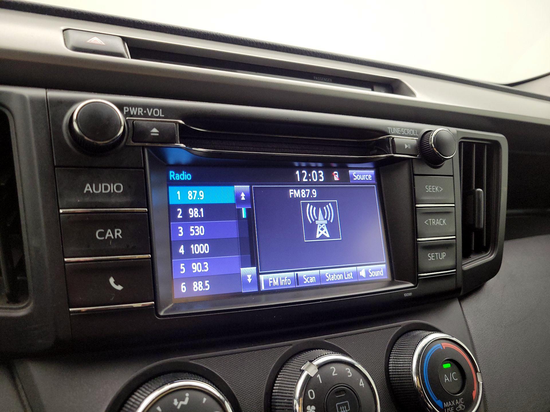Thumbnail: 2016 Toyota RAV4 - 15