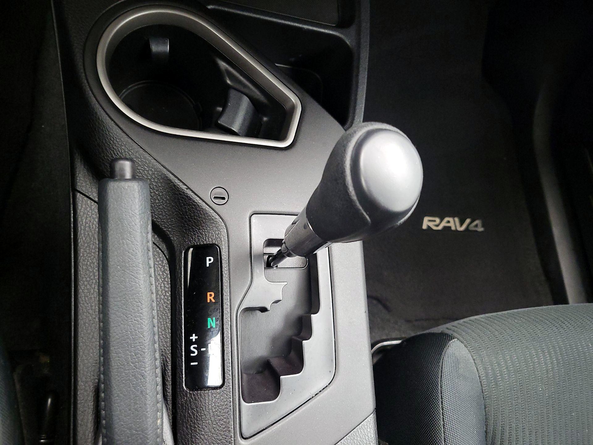 Thumbnail: 2016 Toyota RAV4 - 17