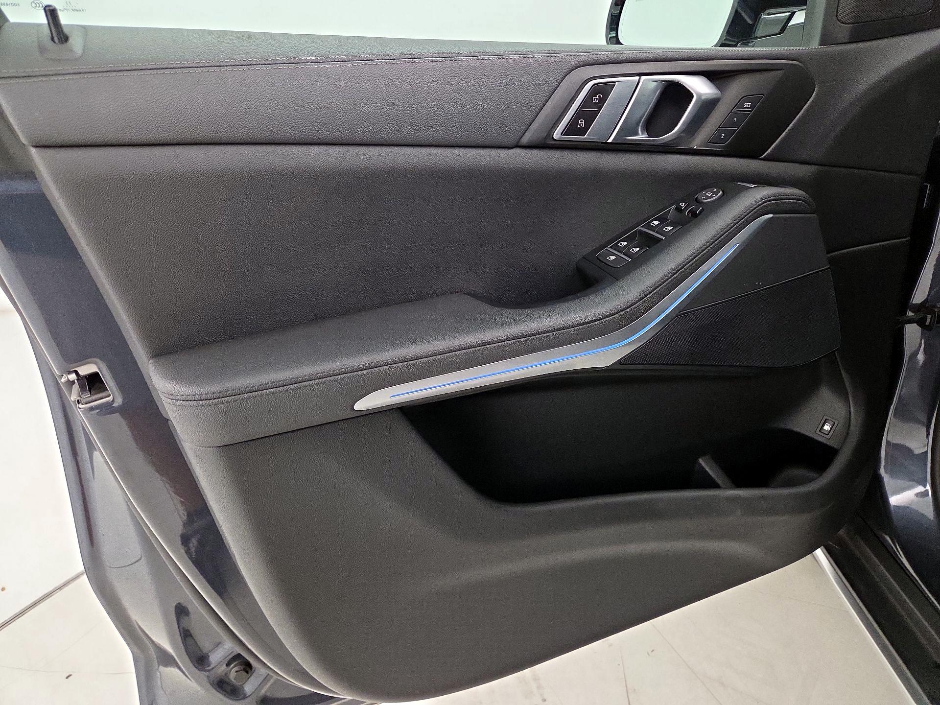 Thumbnail: 2022 BMW X5 - 12