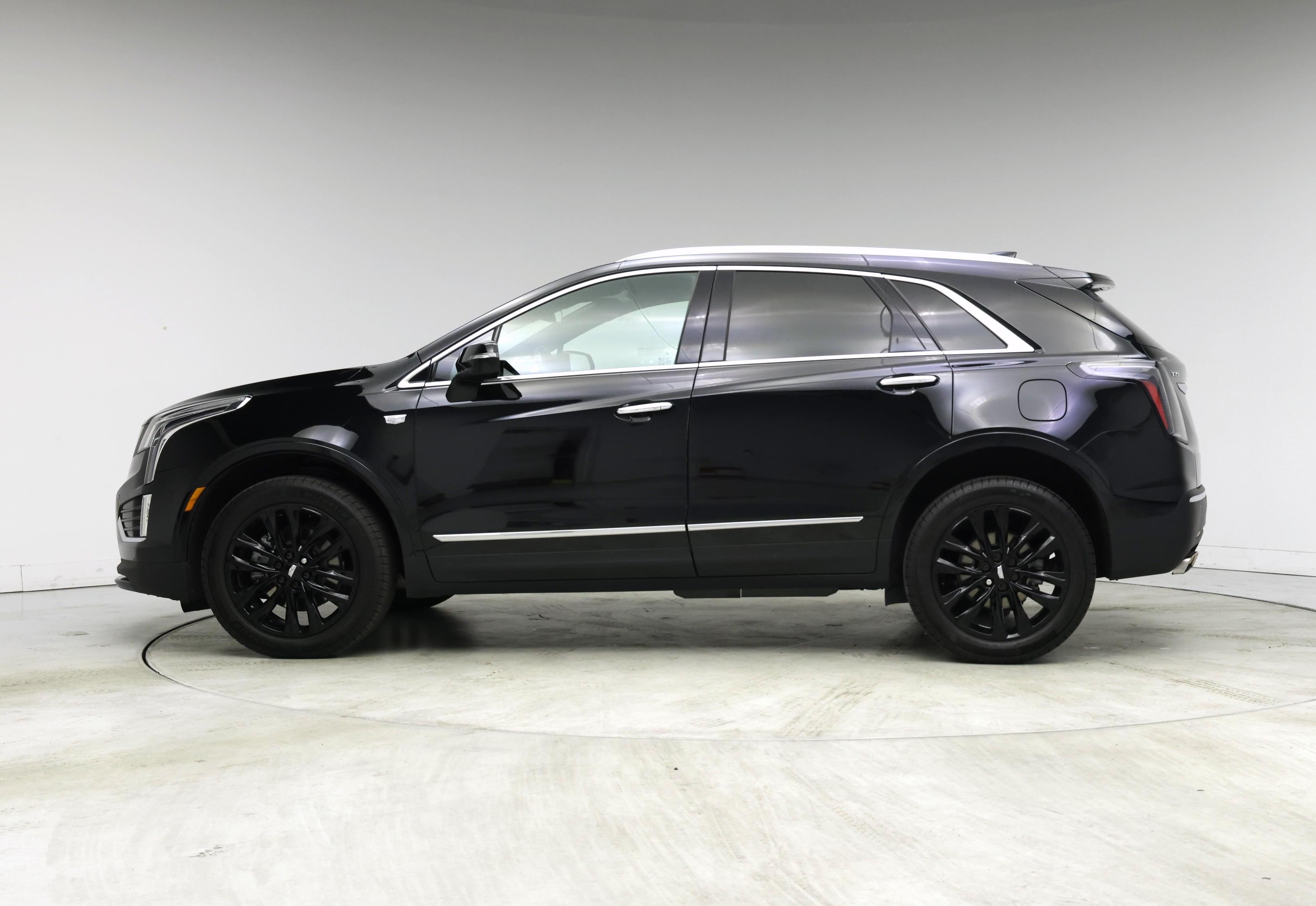 Thumbnail: 2022 Cadillac XT5 - 3