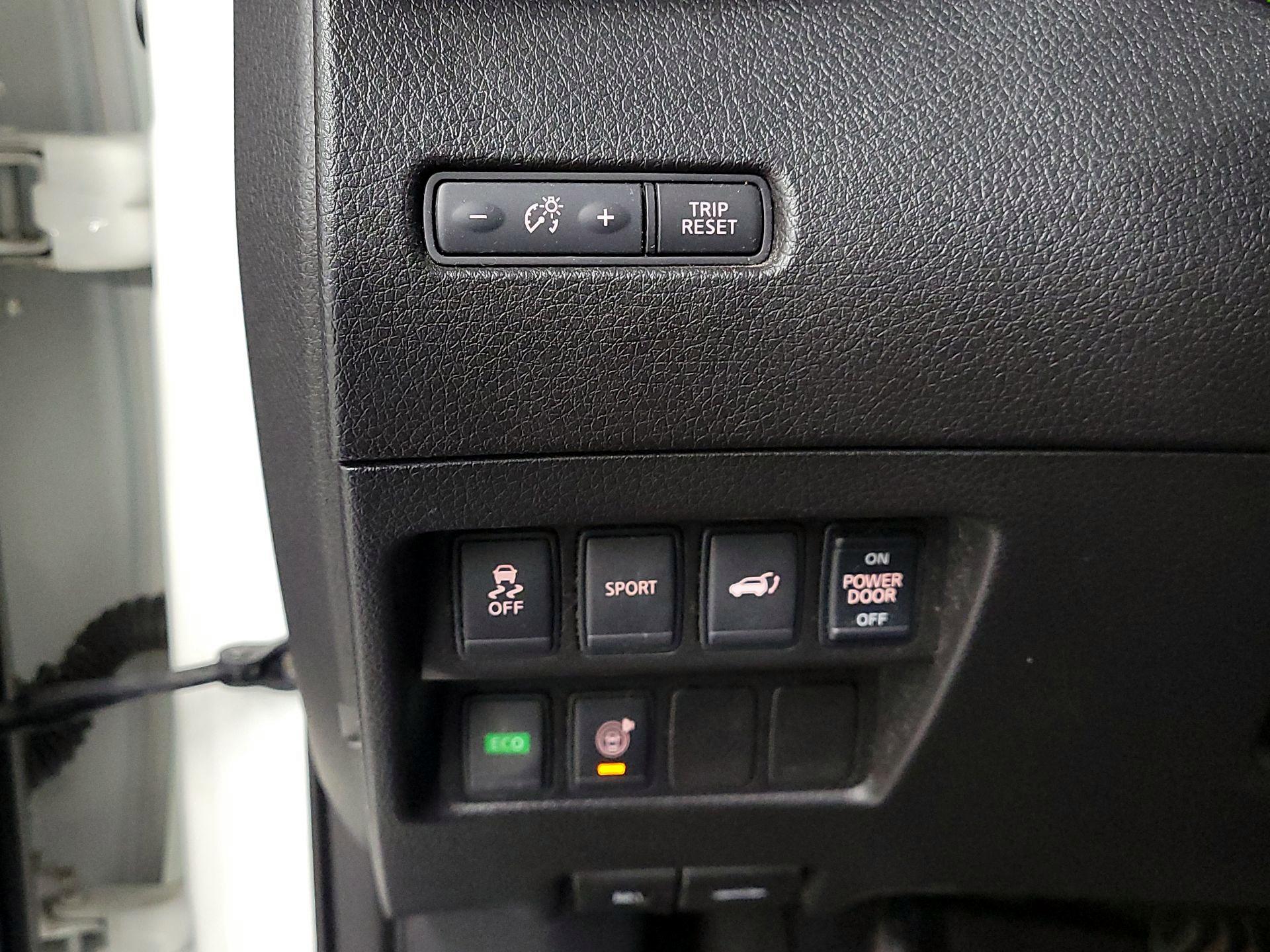 Thumbnail: 2015 Nissan Rogue - 13