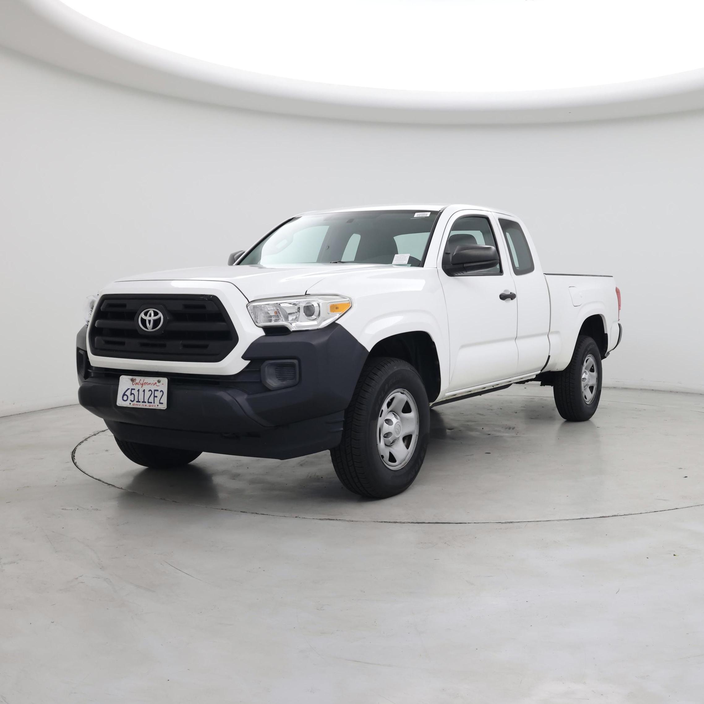 Thumbnail: 2017 Toyota Tacoma - 4