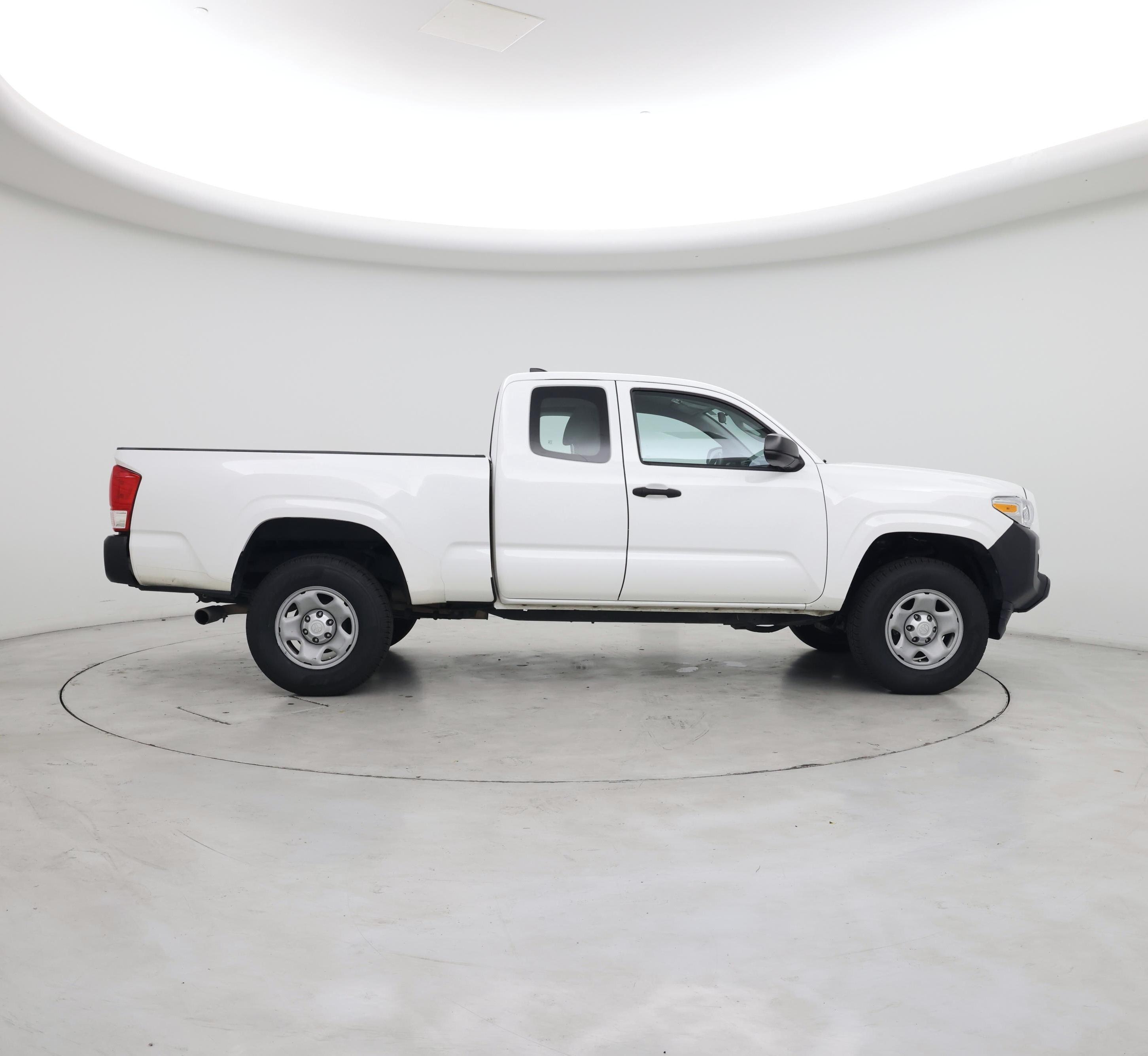 Thumbnail: 2017 Toyota Tacoma - 7