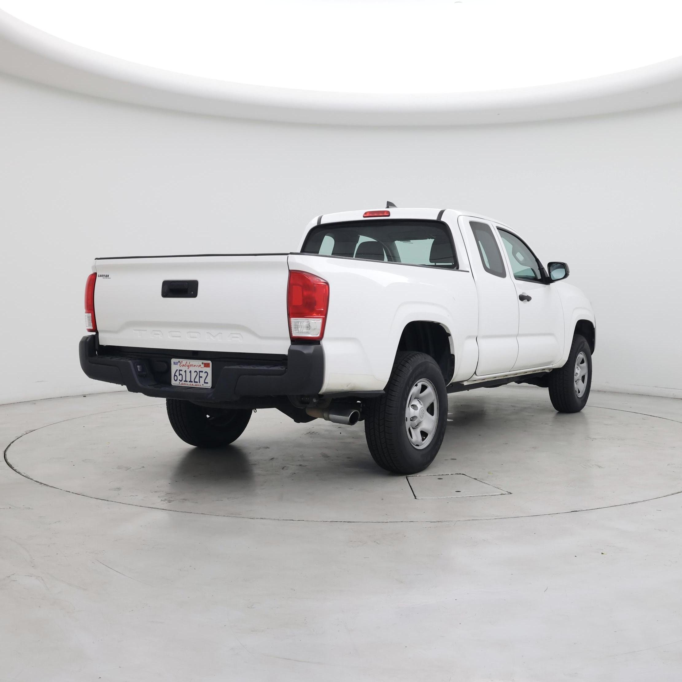 Thumbnail: 2017 Toyota Tacoma - 8