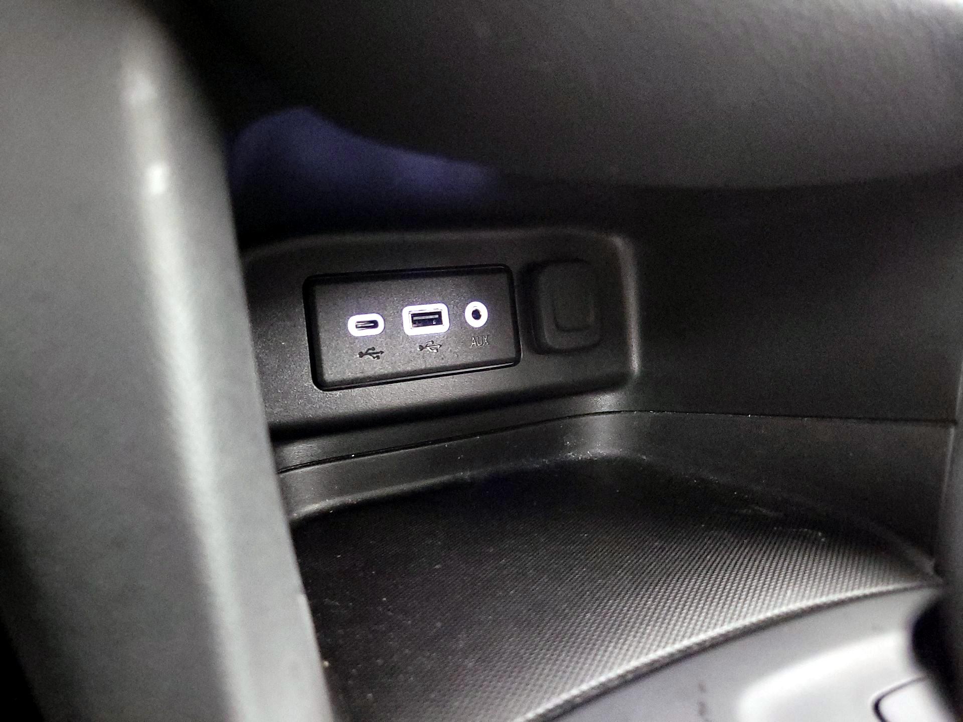 Thumbnail: 2022 Chevrolet Equinox - 18