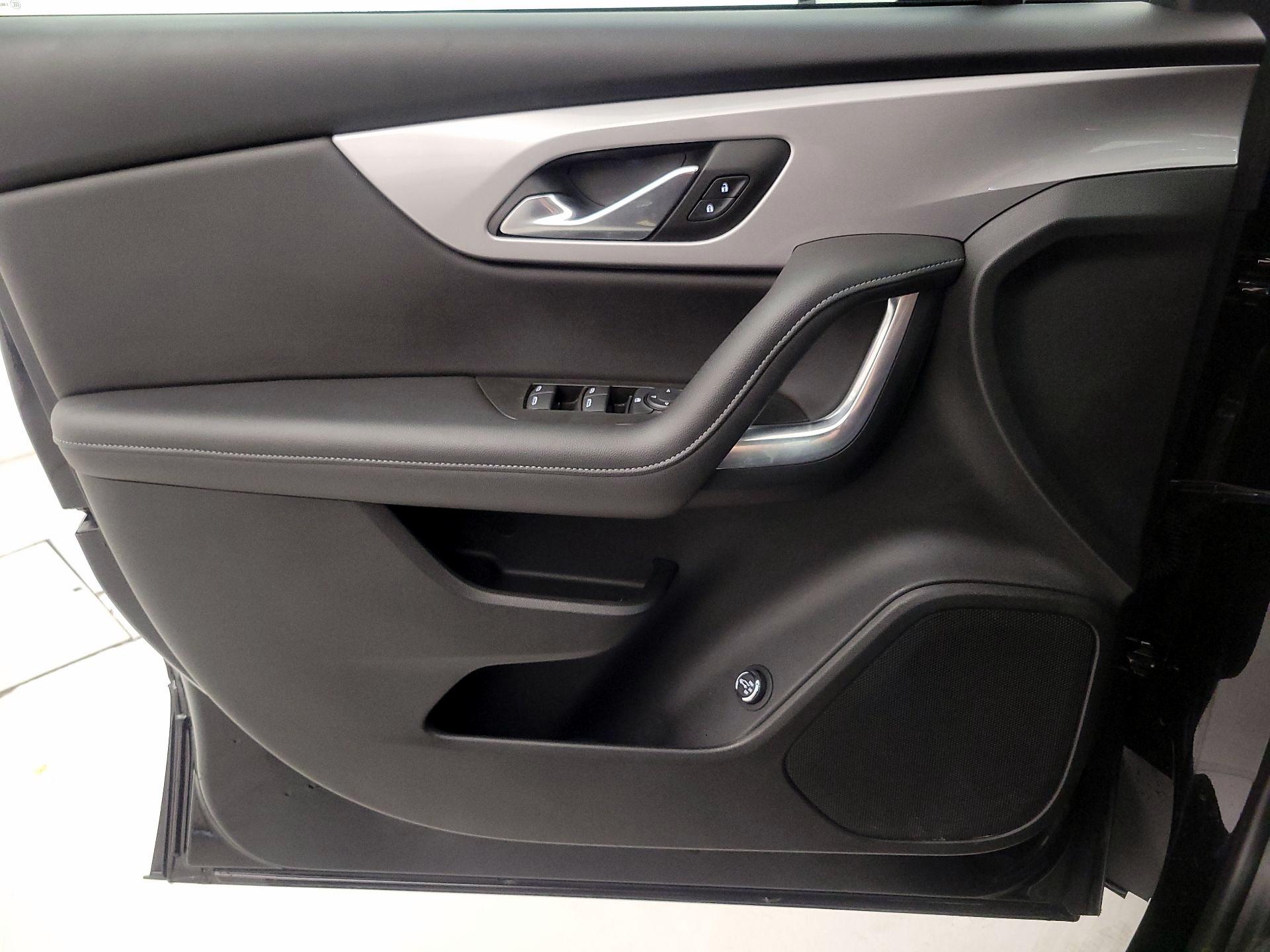 Thumbnail: 2022 Chevrolet Blazer - 12