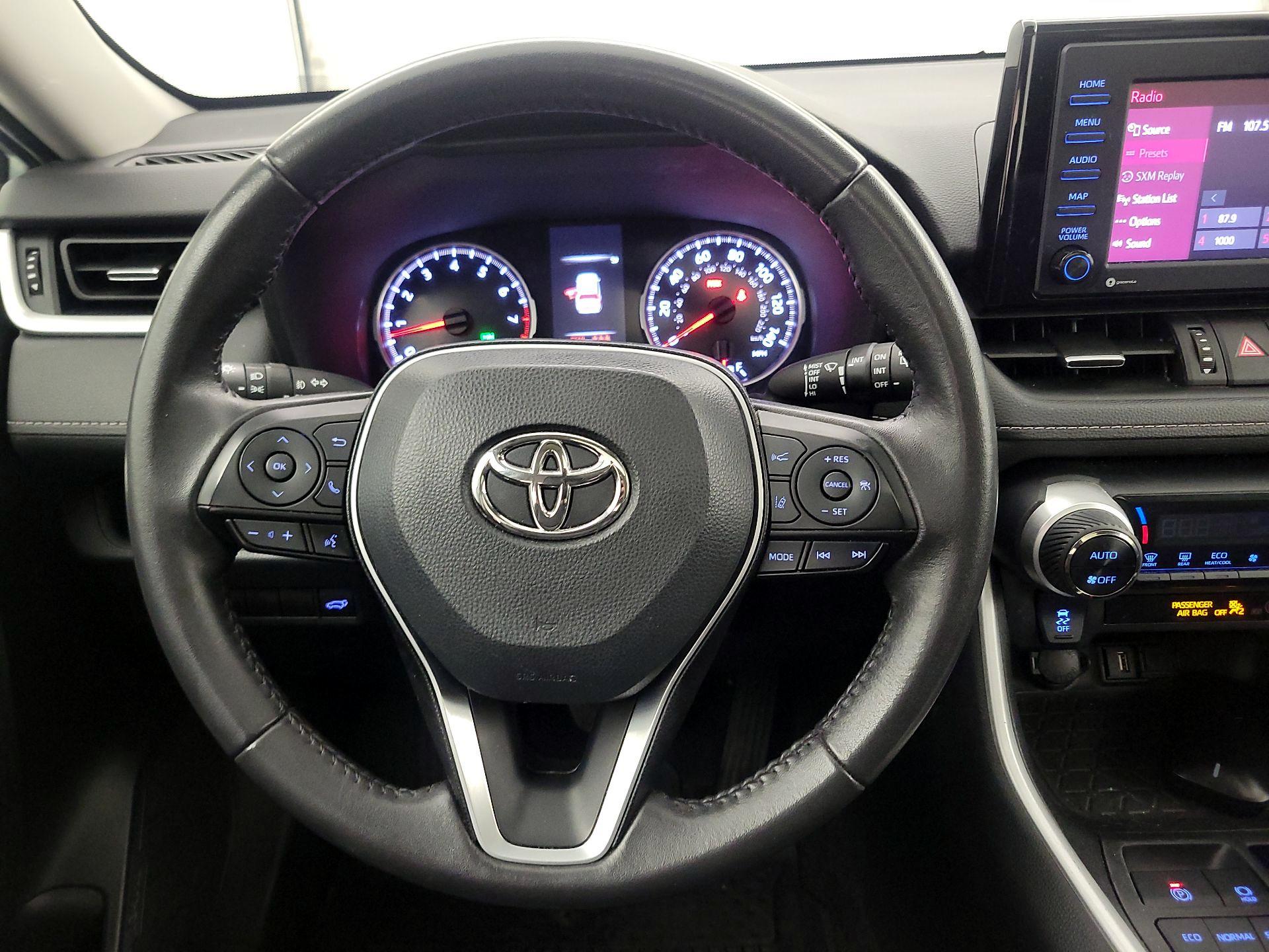 Thumbnail: 2022 Toyota RAV4 - 10