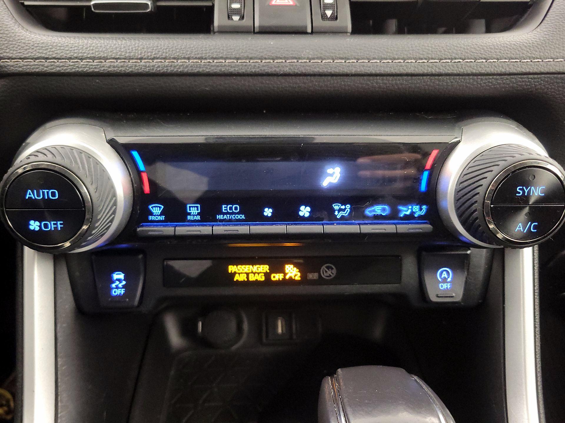 Thumbnail: 2022 Toyota RAV4 - 16