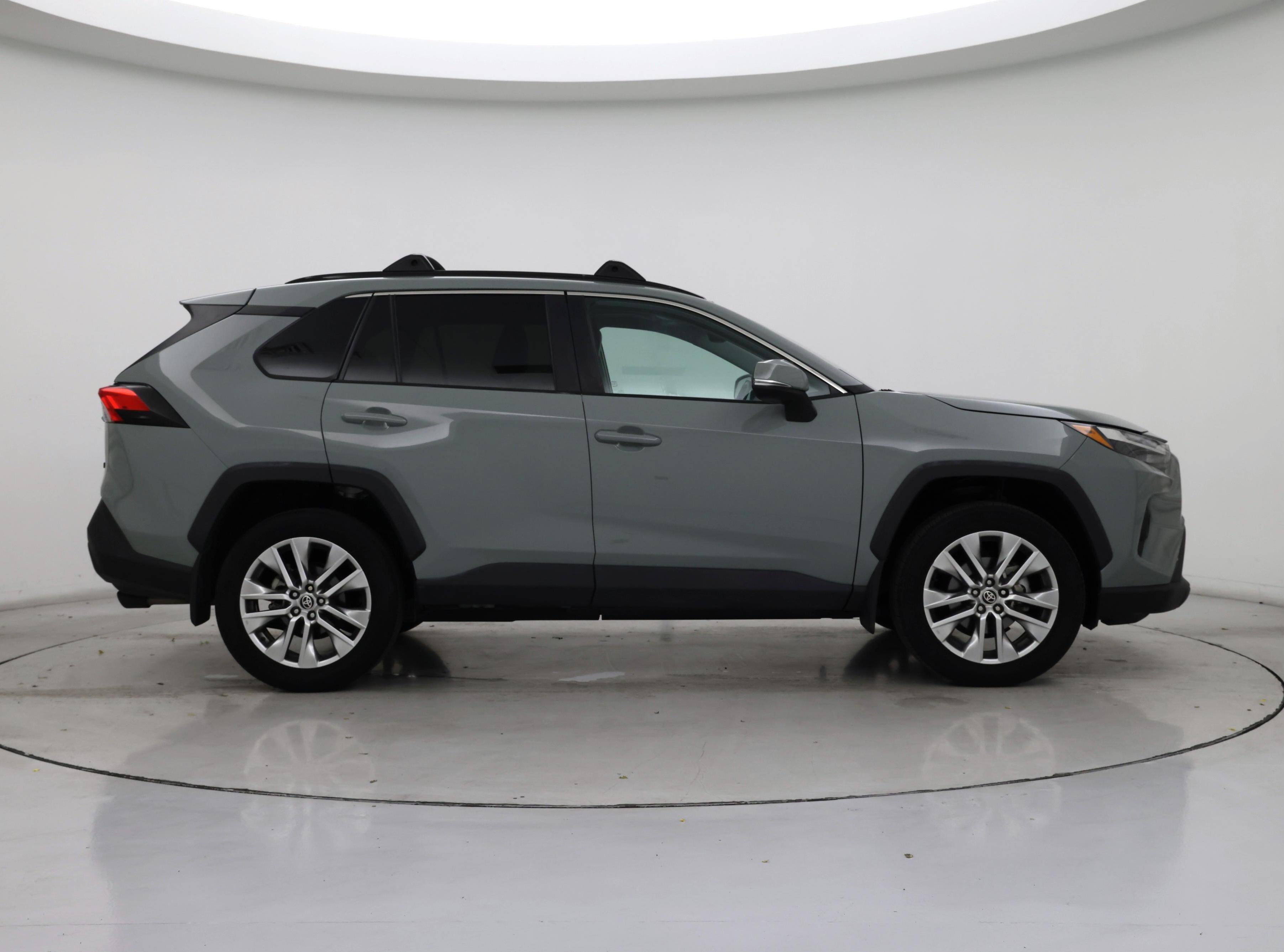 Thumbnail: 2022 Toyota RAV4 - 7