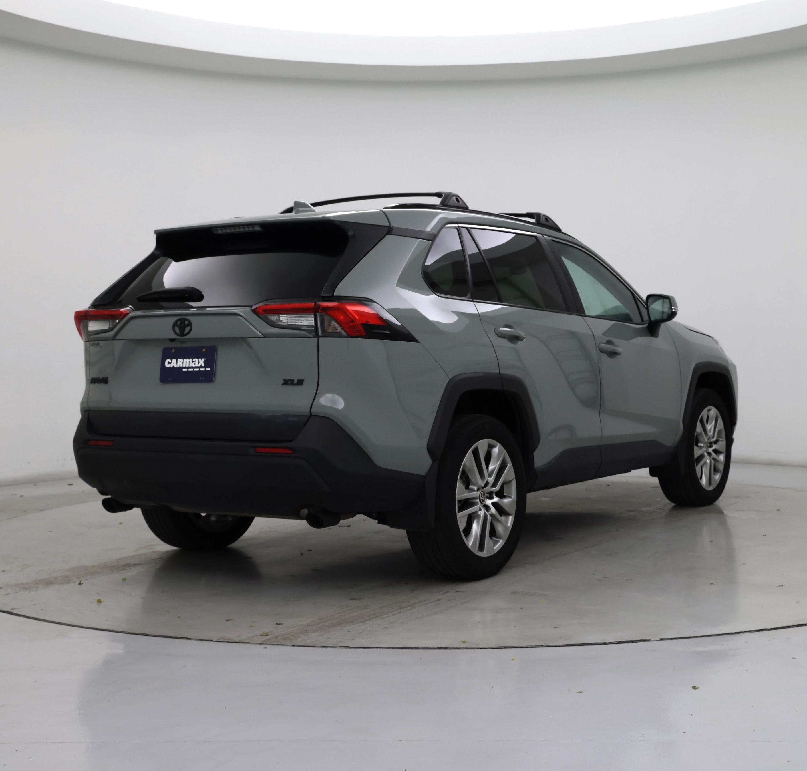 Thumbnail: 2022 Toyota RAV4 - 8