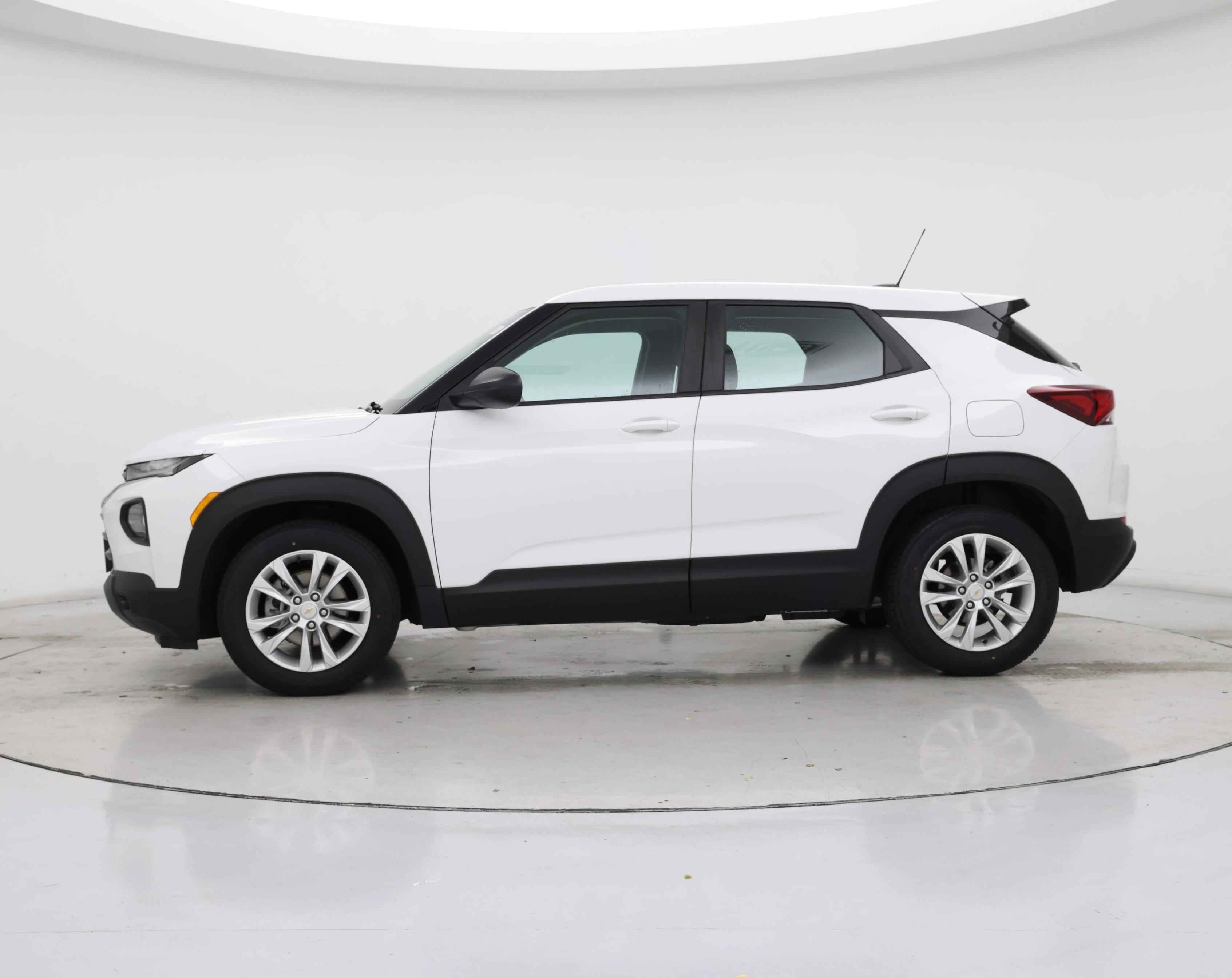 Thumbnail: 2023 Chevrolet TrailBlazer - 3