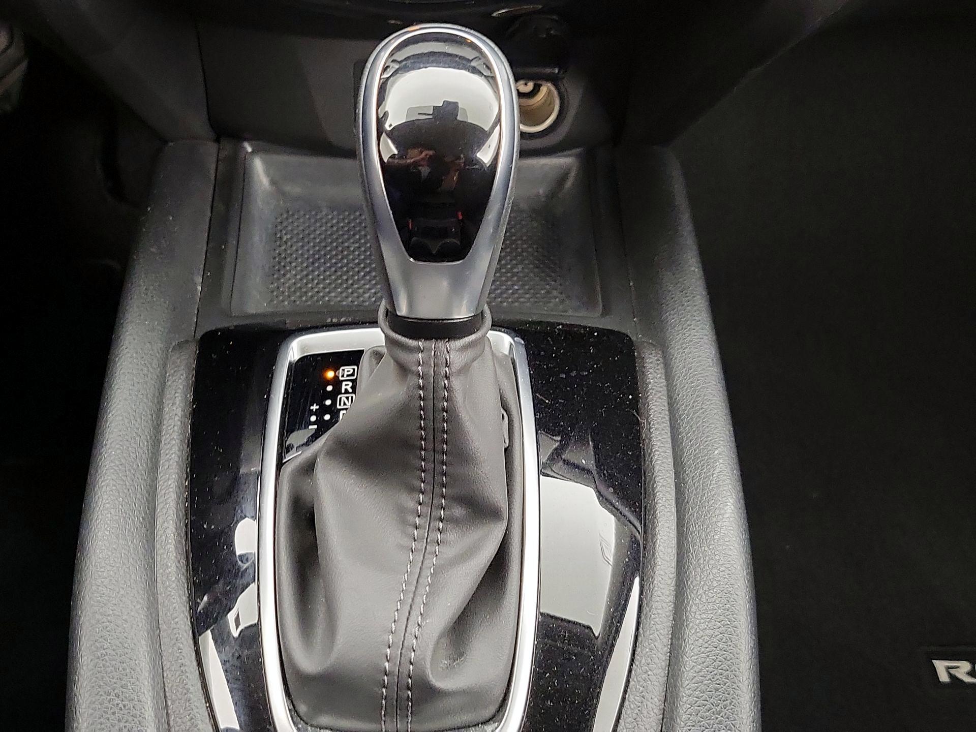 Thumbnail: 2020 Nissan Rogue - 17